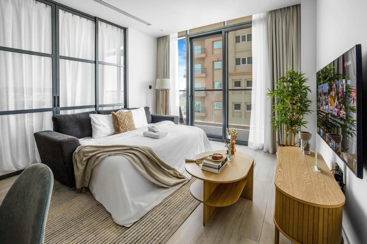 Comfy 1BR w Cinema Room Business Centre Pool Table and Sauna