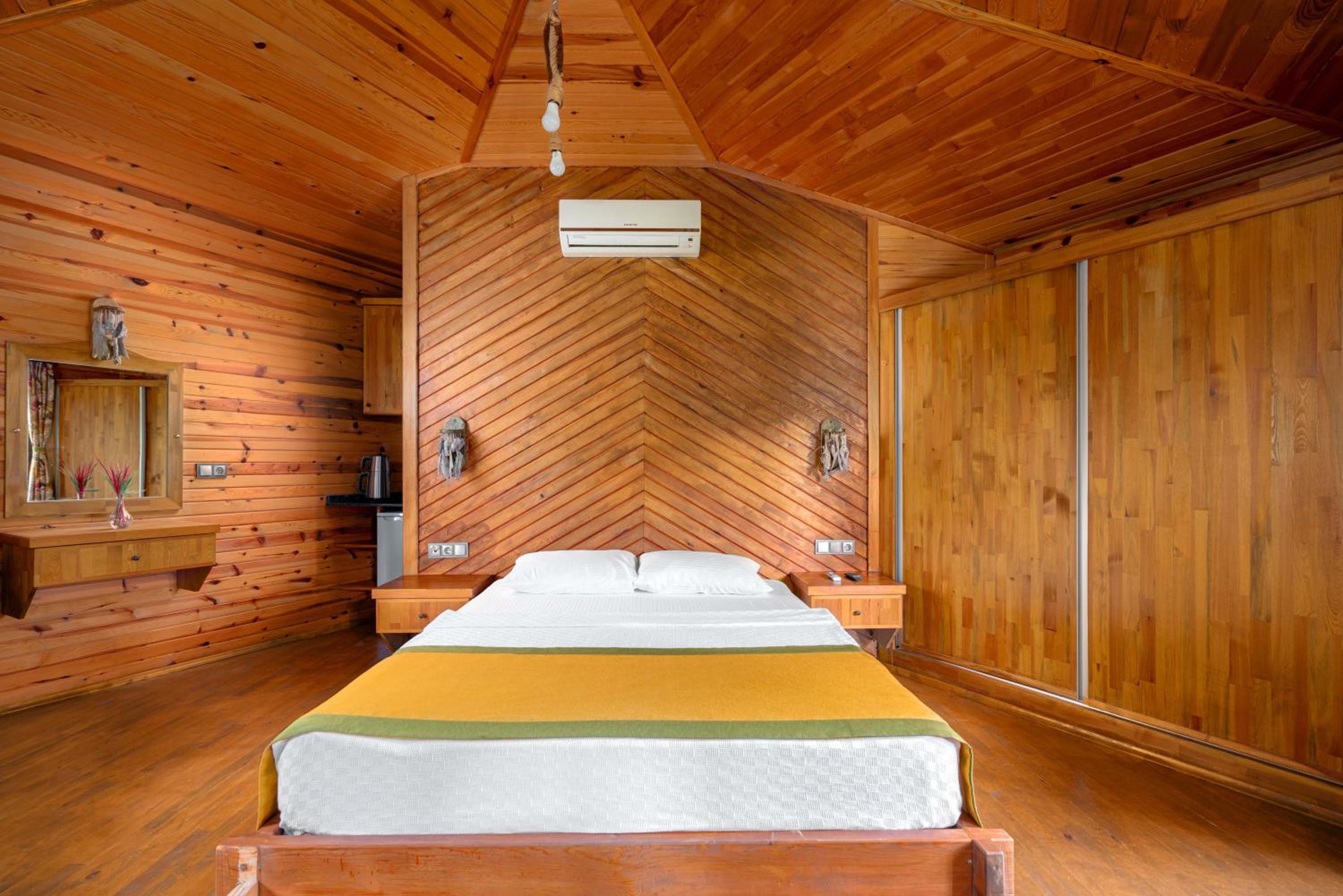 Mandarin Bungalow
