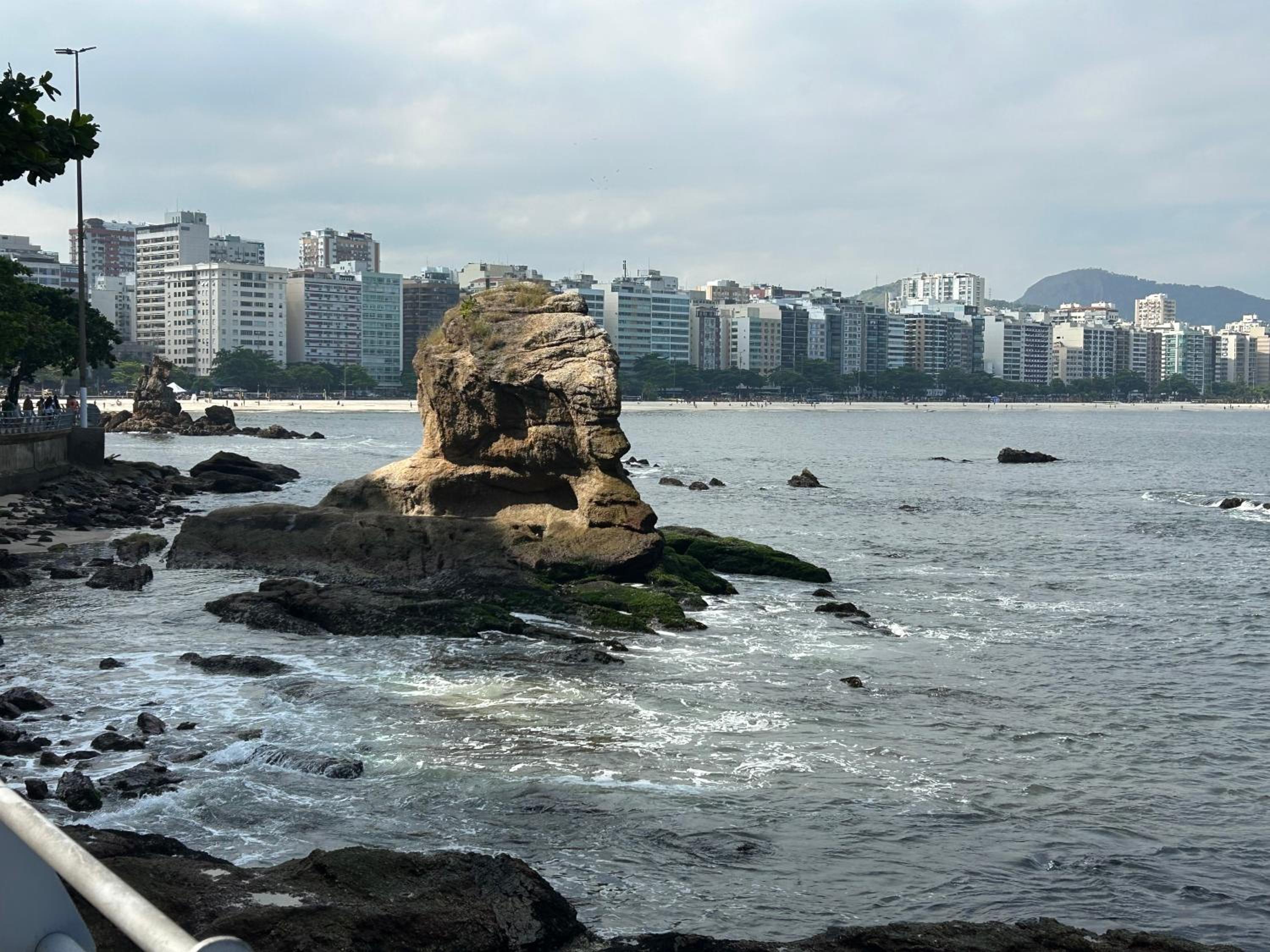 Uni Home 113 - COM ESTACIONAMENTO GRATUITO - Studio moderno e novo perto do MAC - Boa Viagem