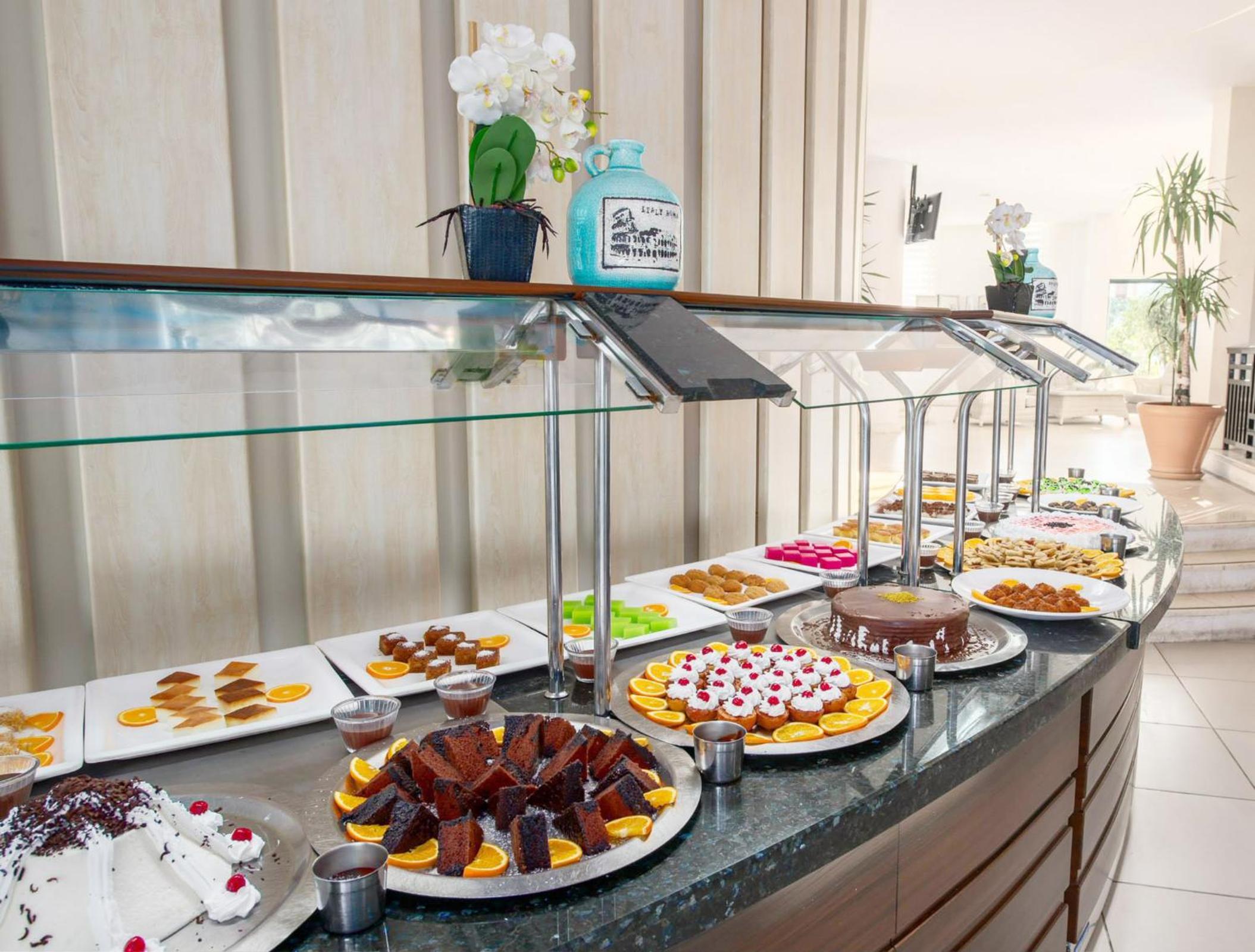 Golden Lotus Hotel - Image 45