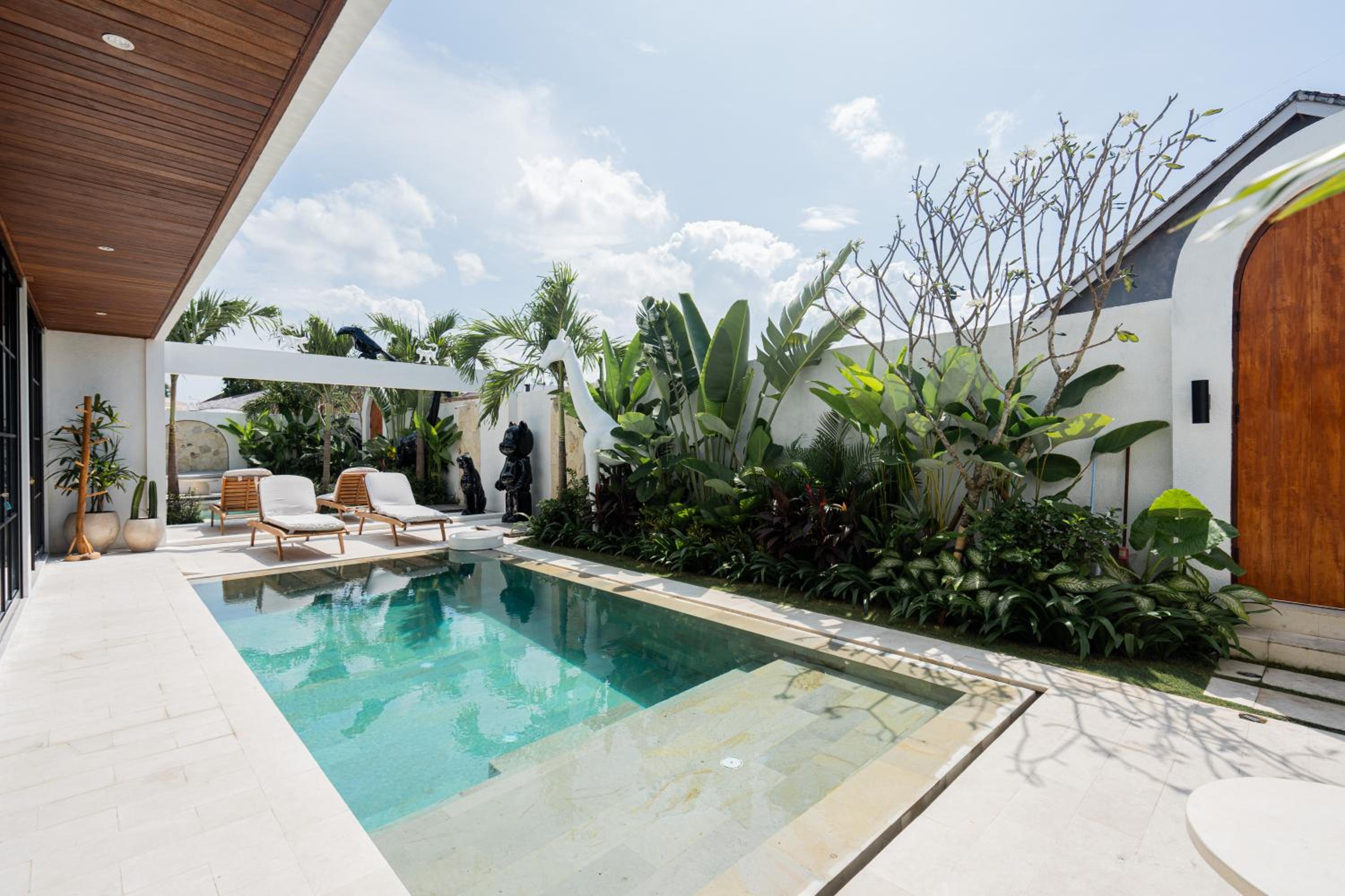 The Ultimate Villa - 8BR in Canggu Cook Included