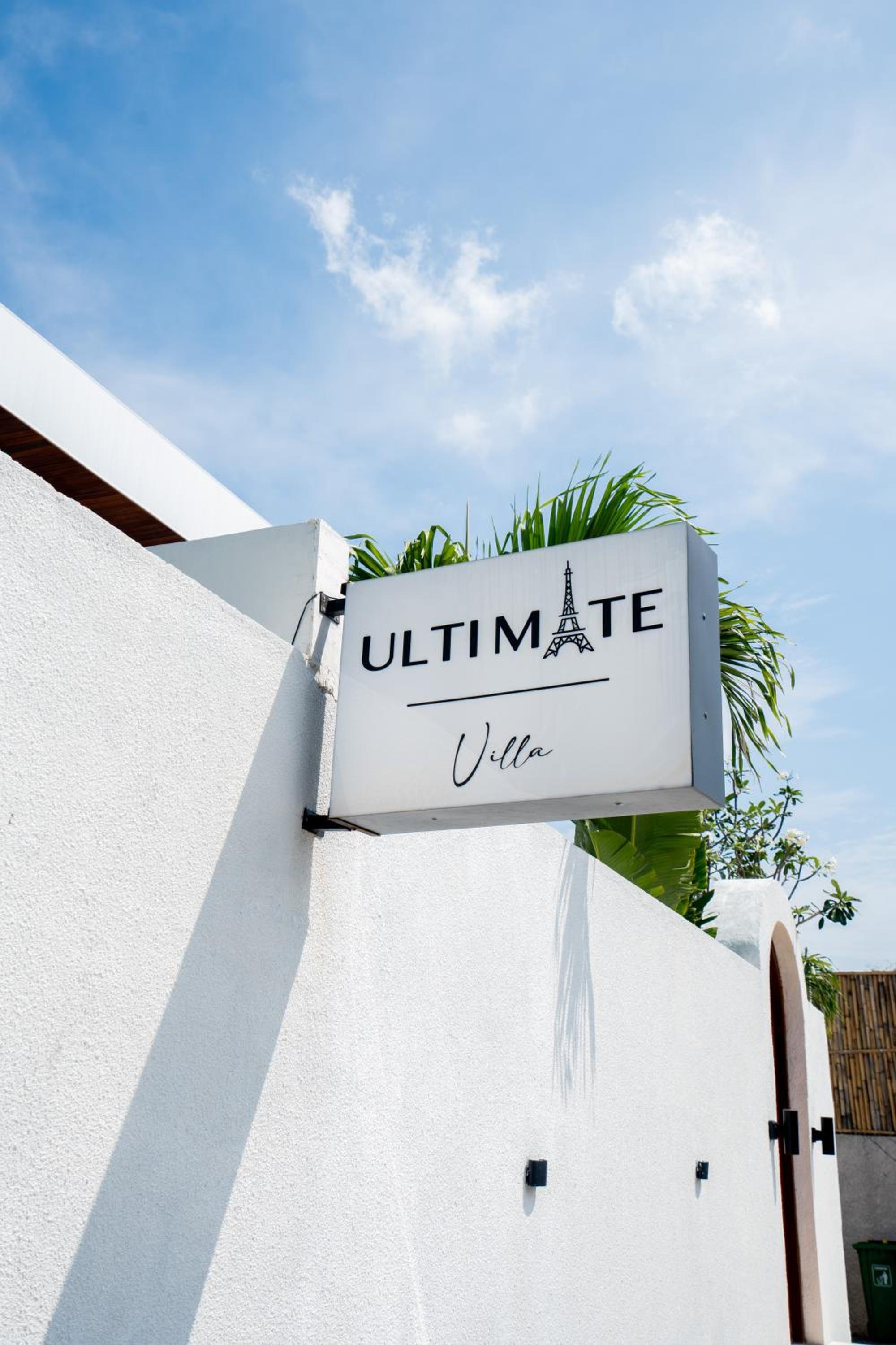 The Ultimate Villa - 8BR in Canggu Cook Included