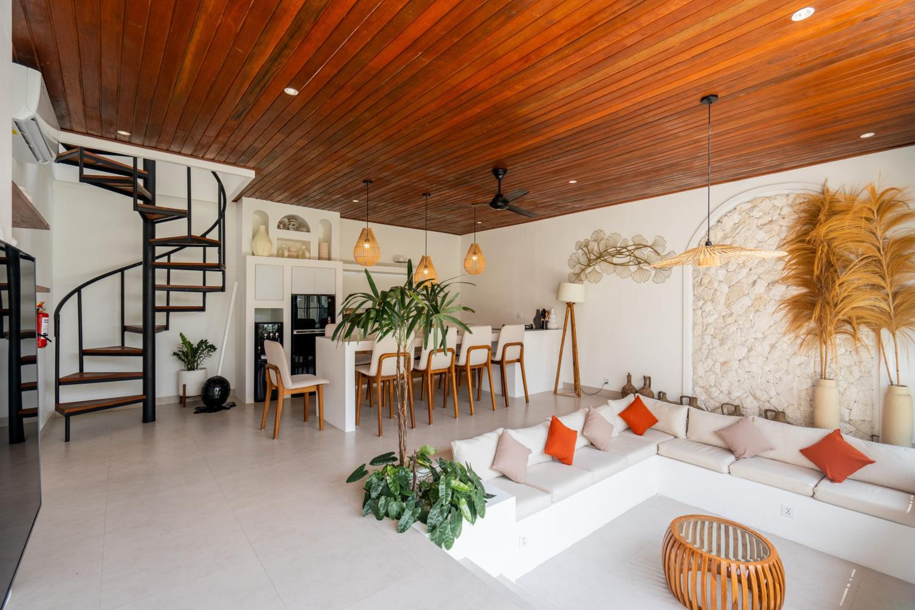 The Ultimate Villa - 8BR in Canggu Cook Included