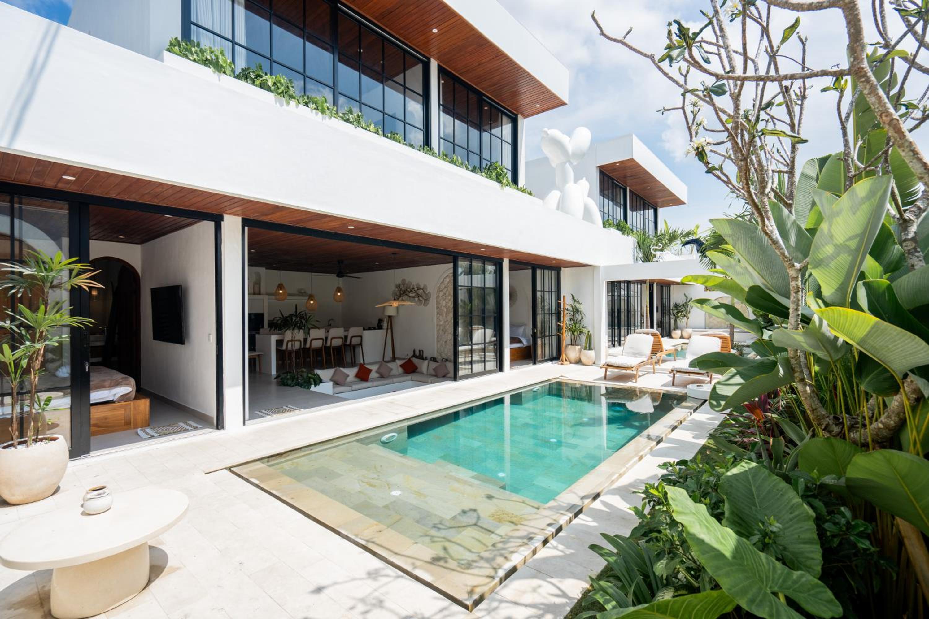 The Ultimate Villa - 8BR in Canggu Cook Included