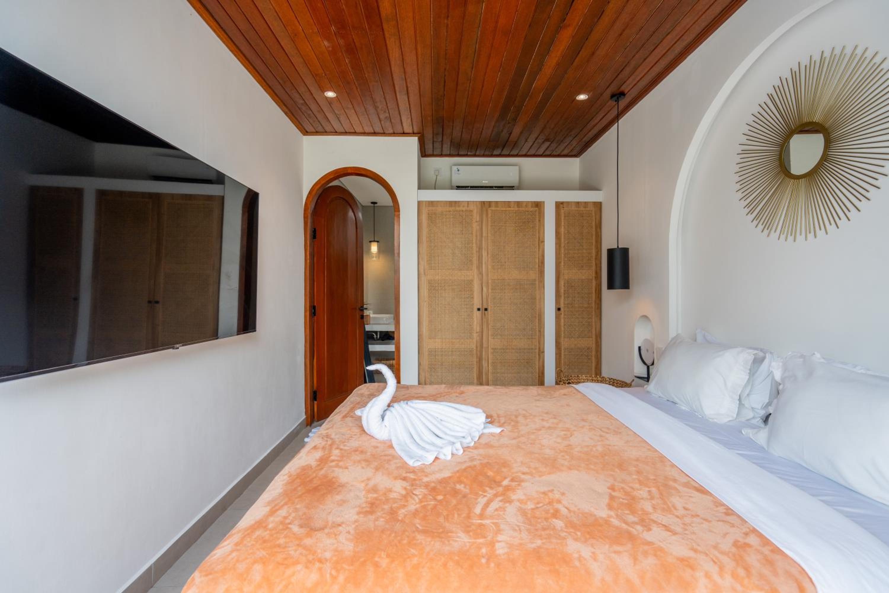 The Ultimate Villa - 8BR in Canggu Cook Included