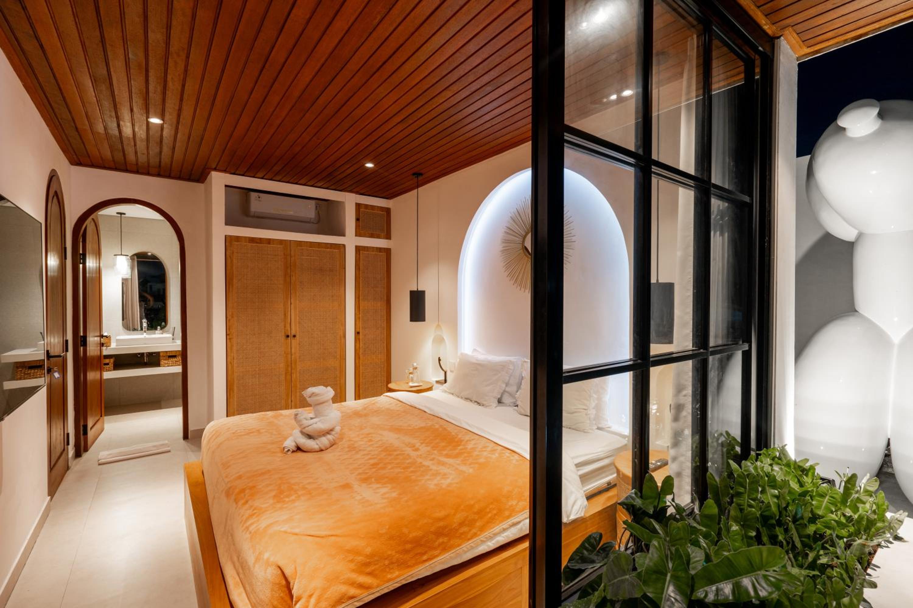 The Ultimate Villa - 8BR in Canggu Cook Included