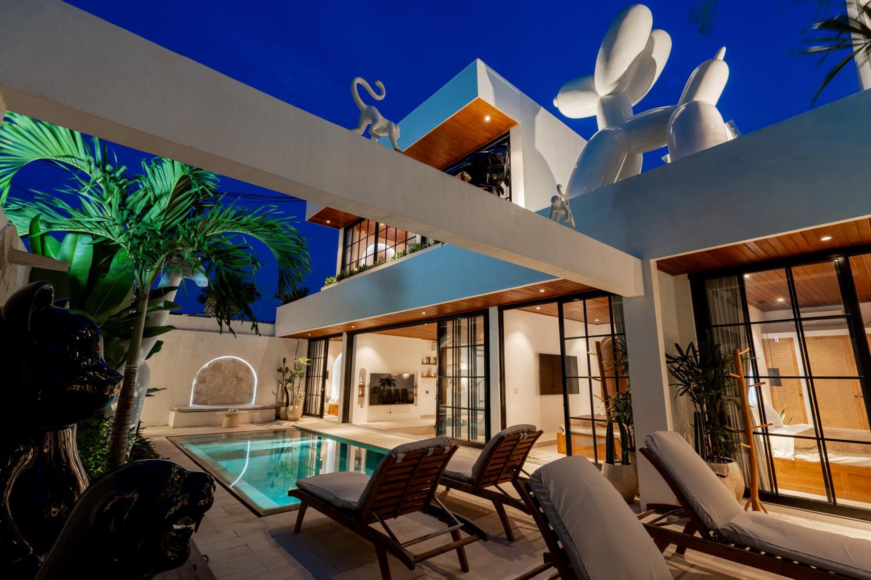 The Ultimate Villa - 8BR in Canggu Cook Included