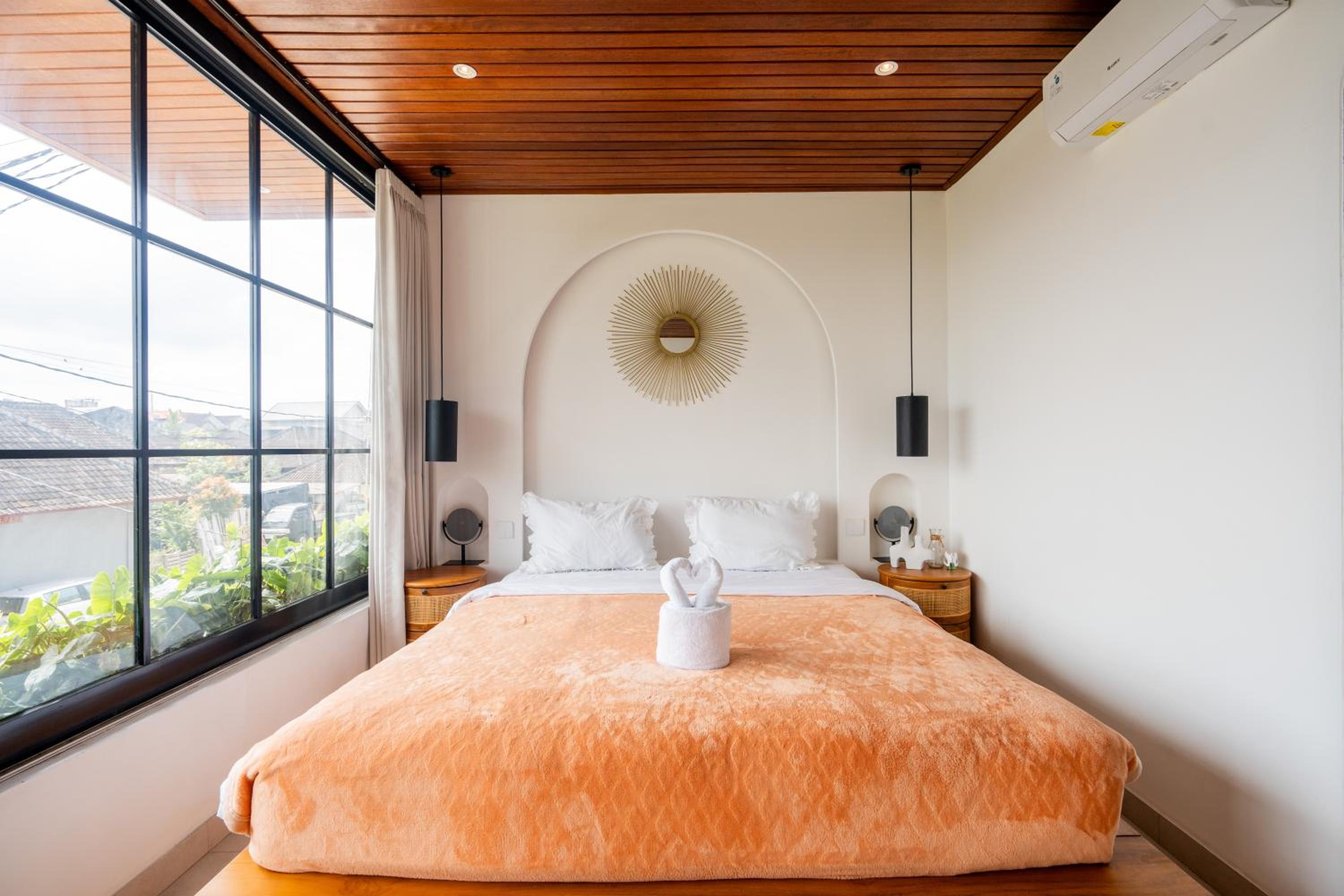 The Ultimate Villa - 8BR in Canggu Cook Included