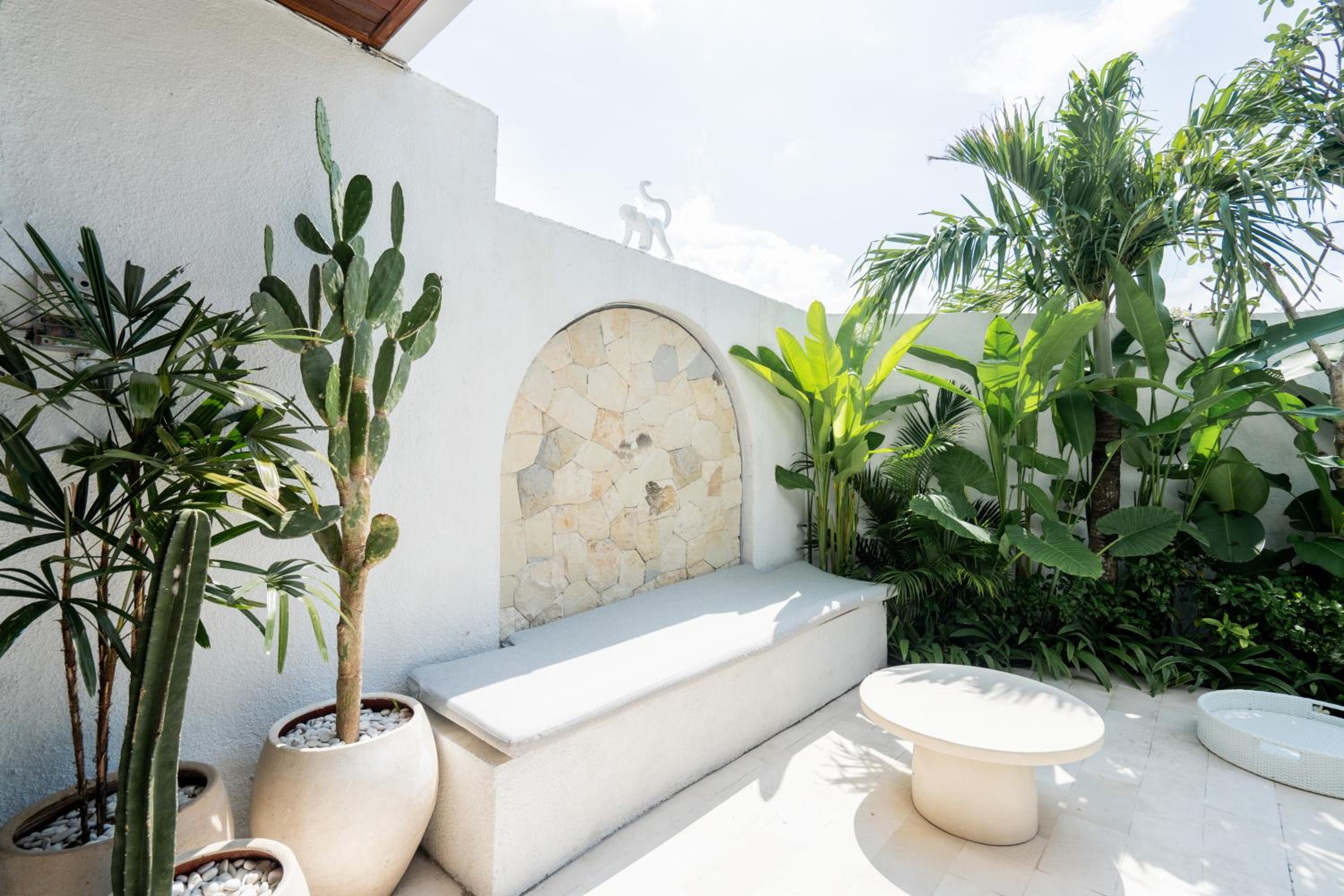 The Ultimate Villa - 8BR in Canggu Cook Included
