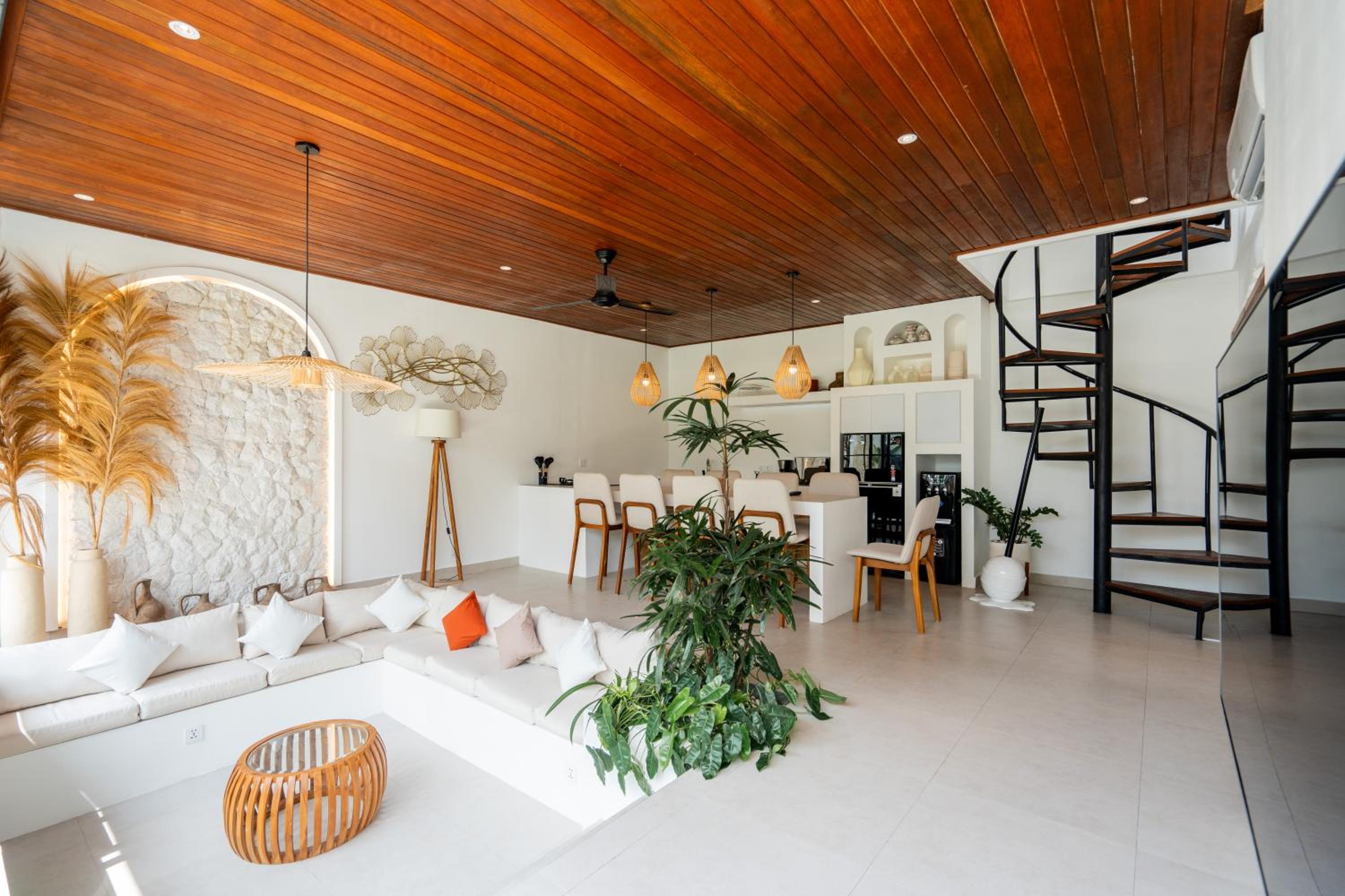 The Ultimate Villa - 8BR in Canggu Cook Included