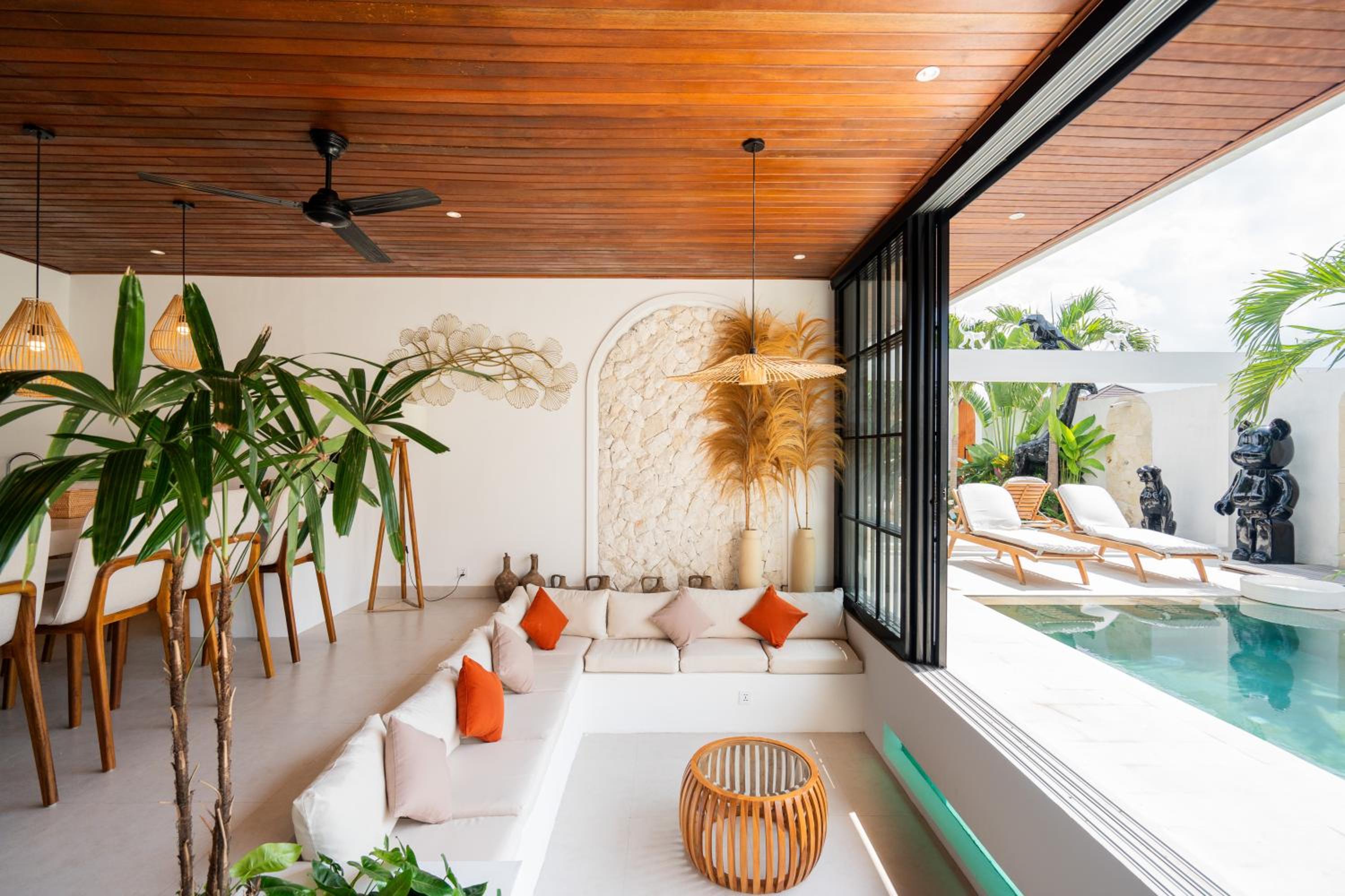 The Ultimate Villa - 8BR in Canggu Cook Included