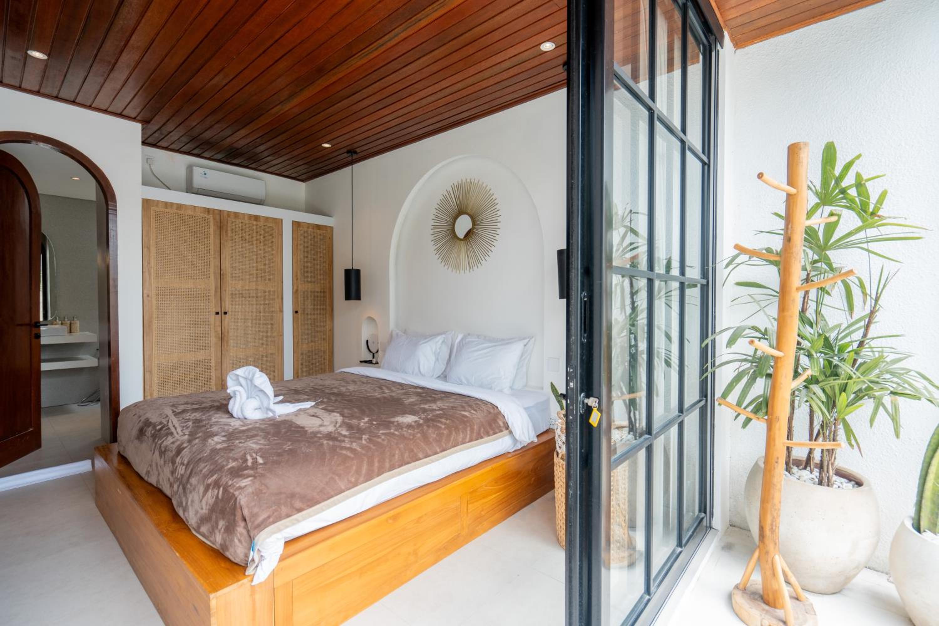 The Ultimate Villa - 8BR in Canggu Cook Included