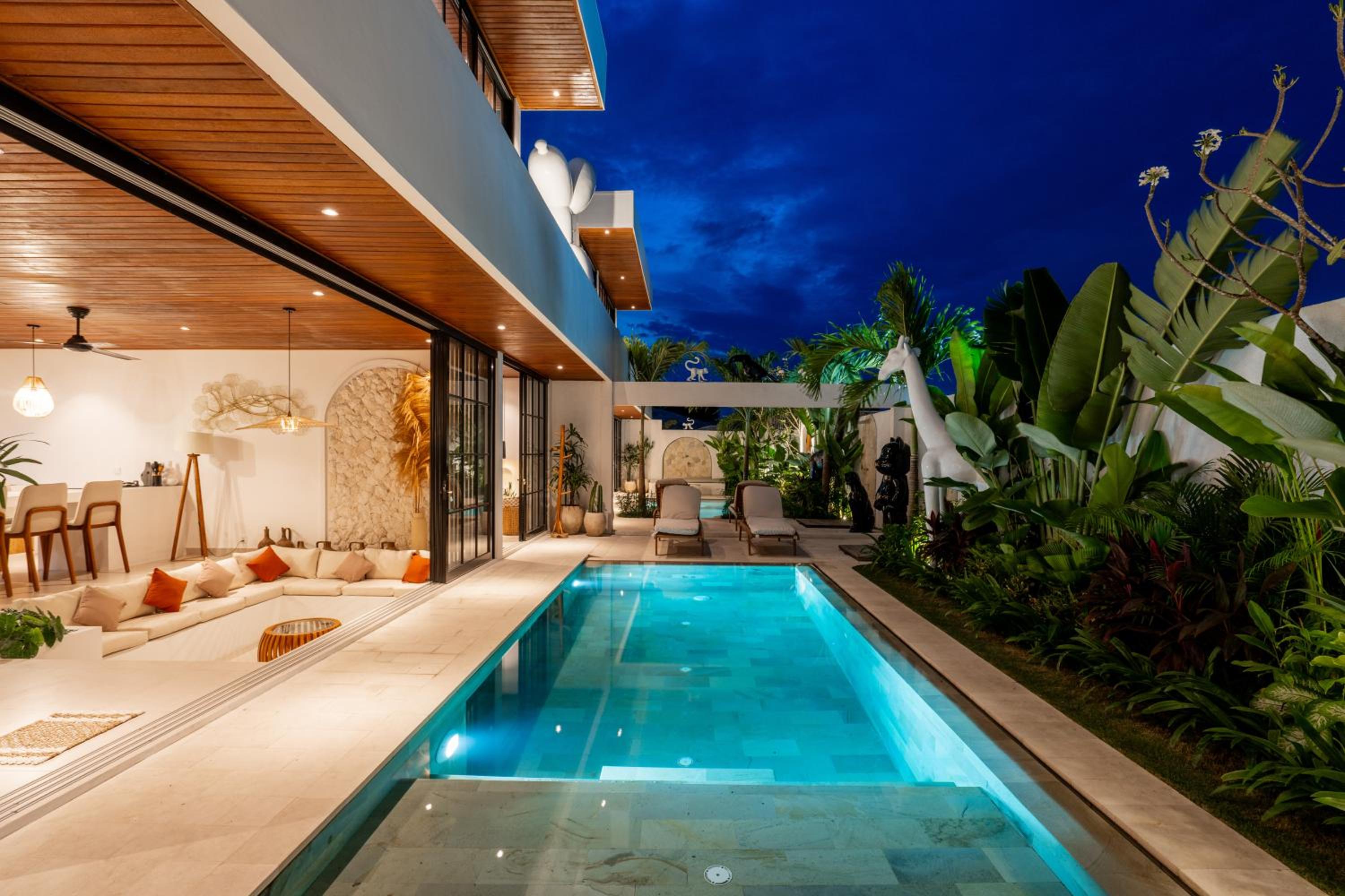 The Ultimate Villa - 8BR in Canggu Cook Included