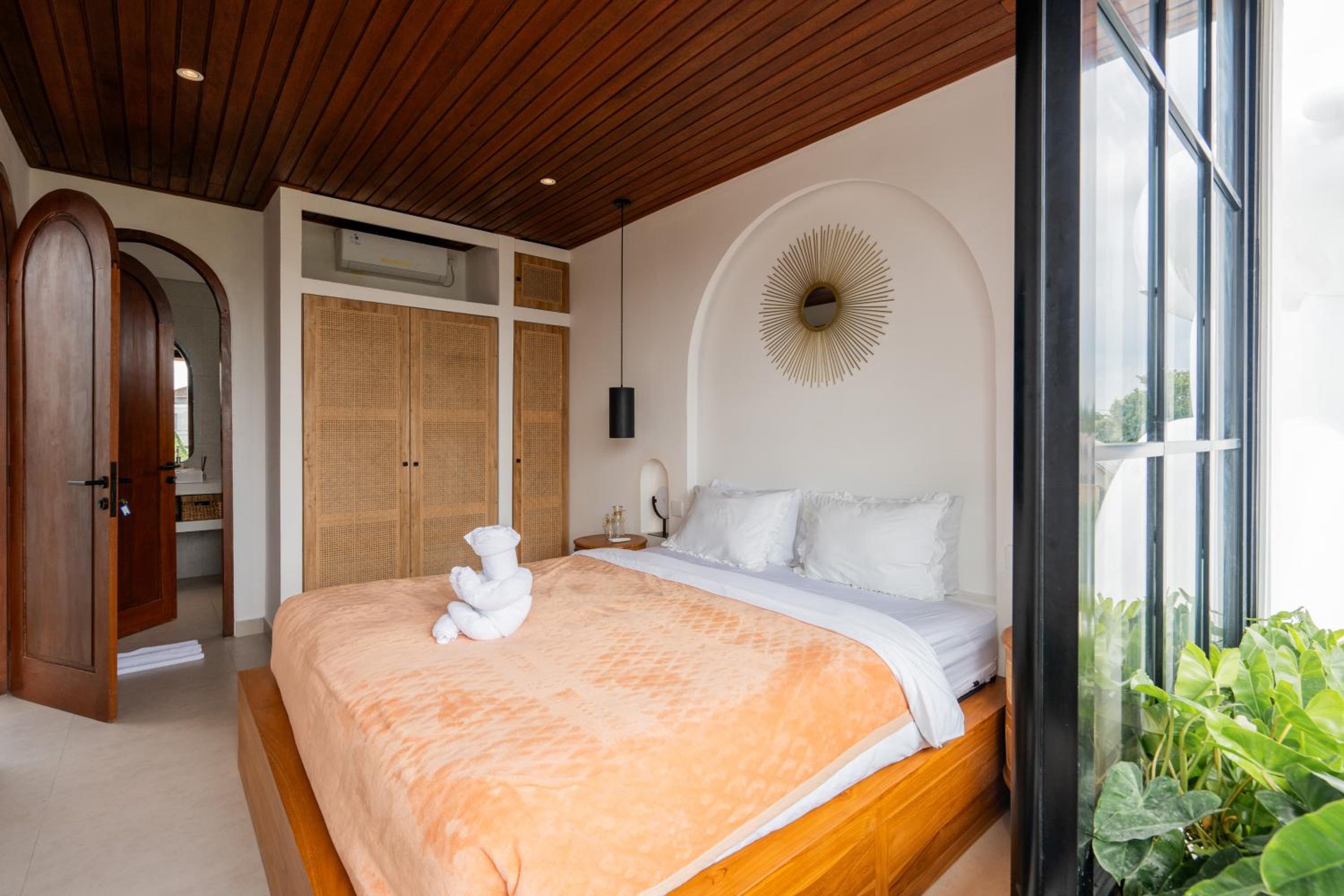 The Ultimate Villa - 8BR in Canggu Cook Included