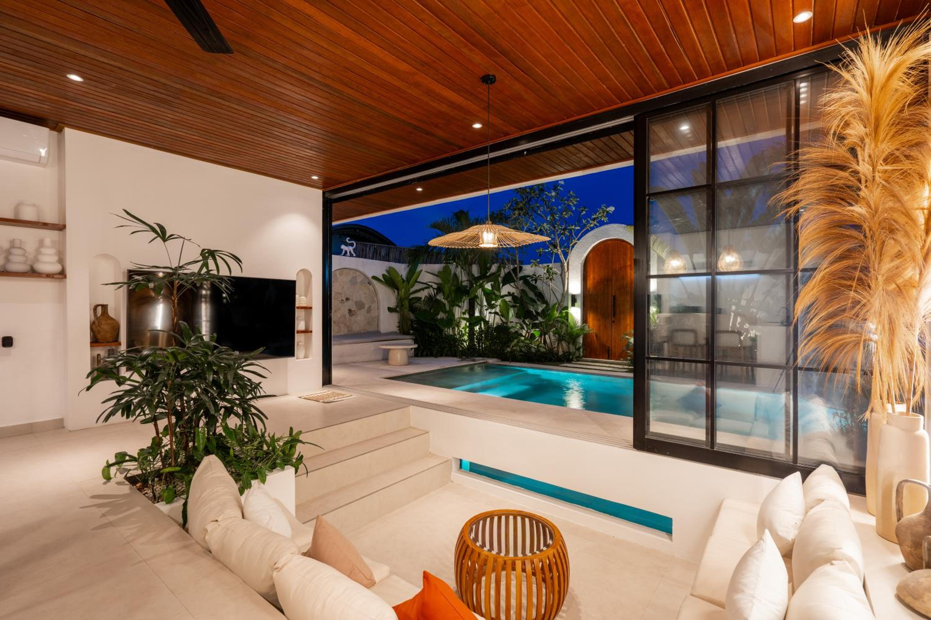 The Ultimate Villa - 8BR in Canggu Cook Included