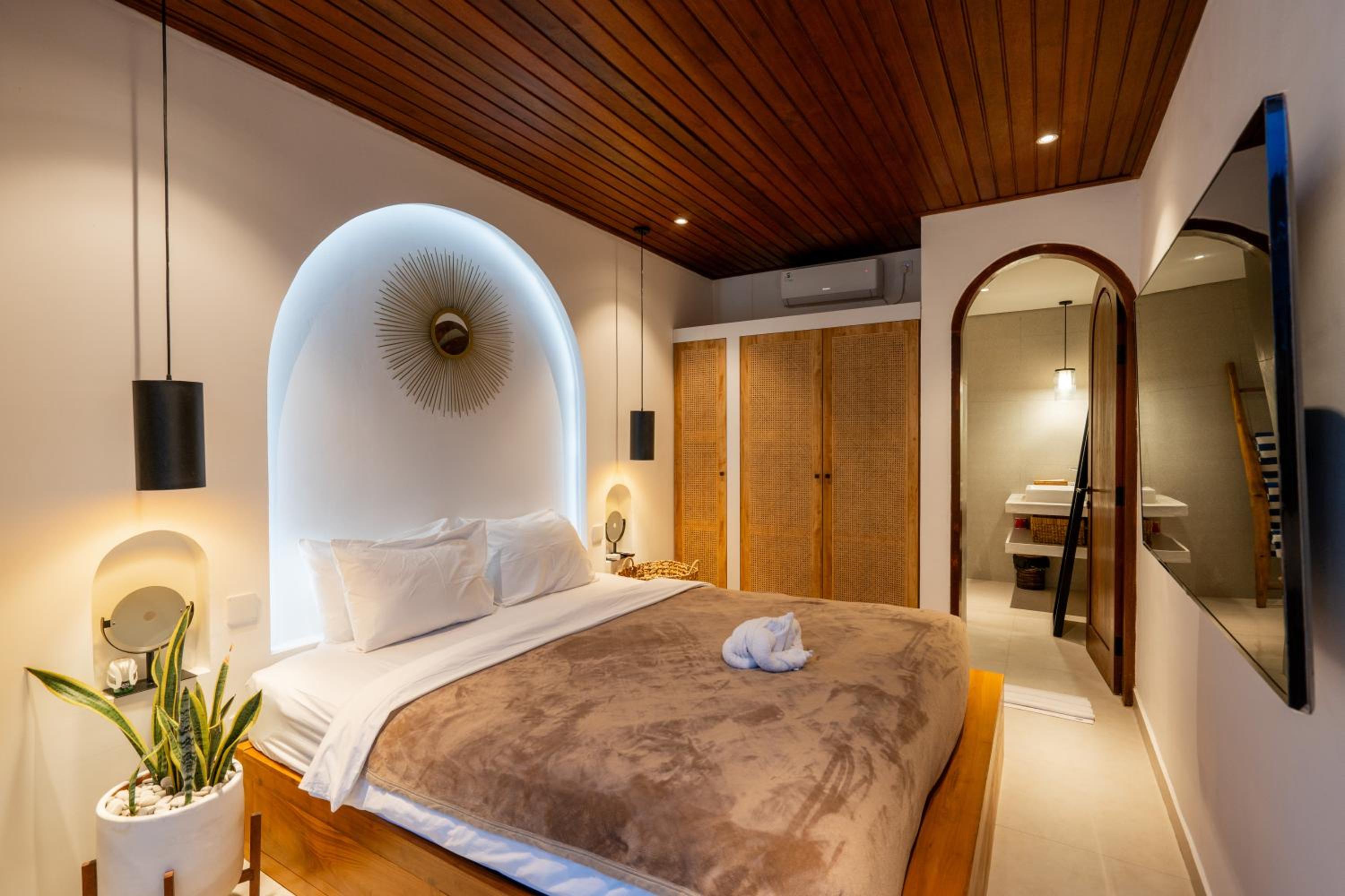 The Ultimate Villa - 8BR in Canggu Cook Included