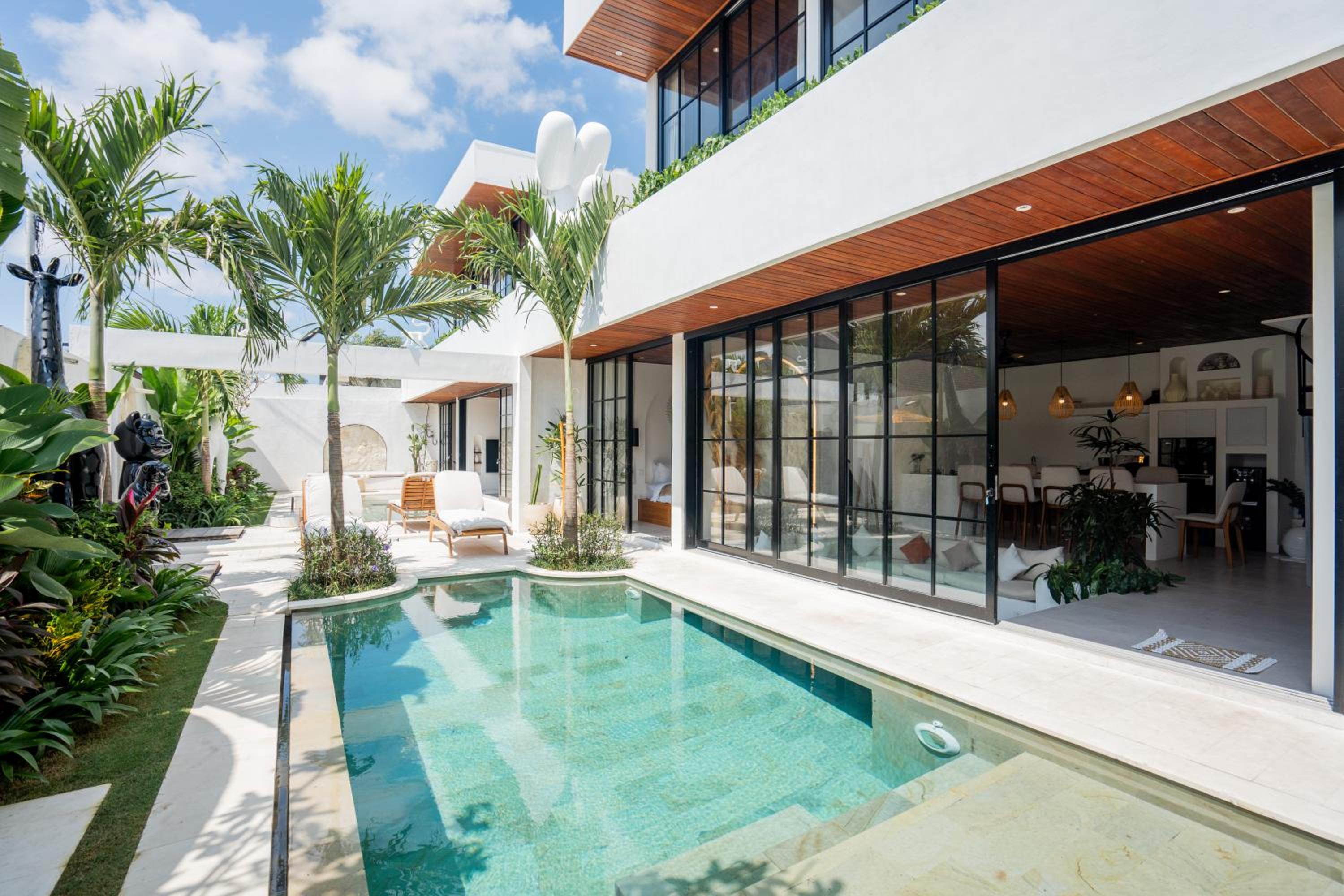 The Ultimate Villa - 8BR in Canggu Cook Included