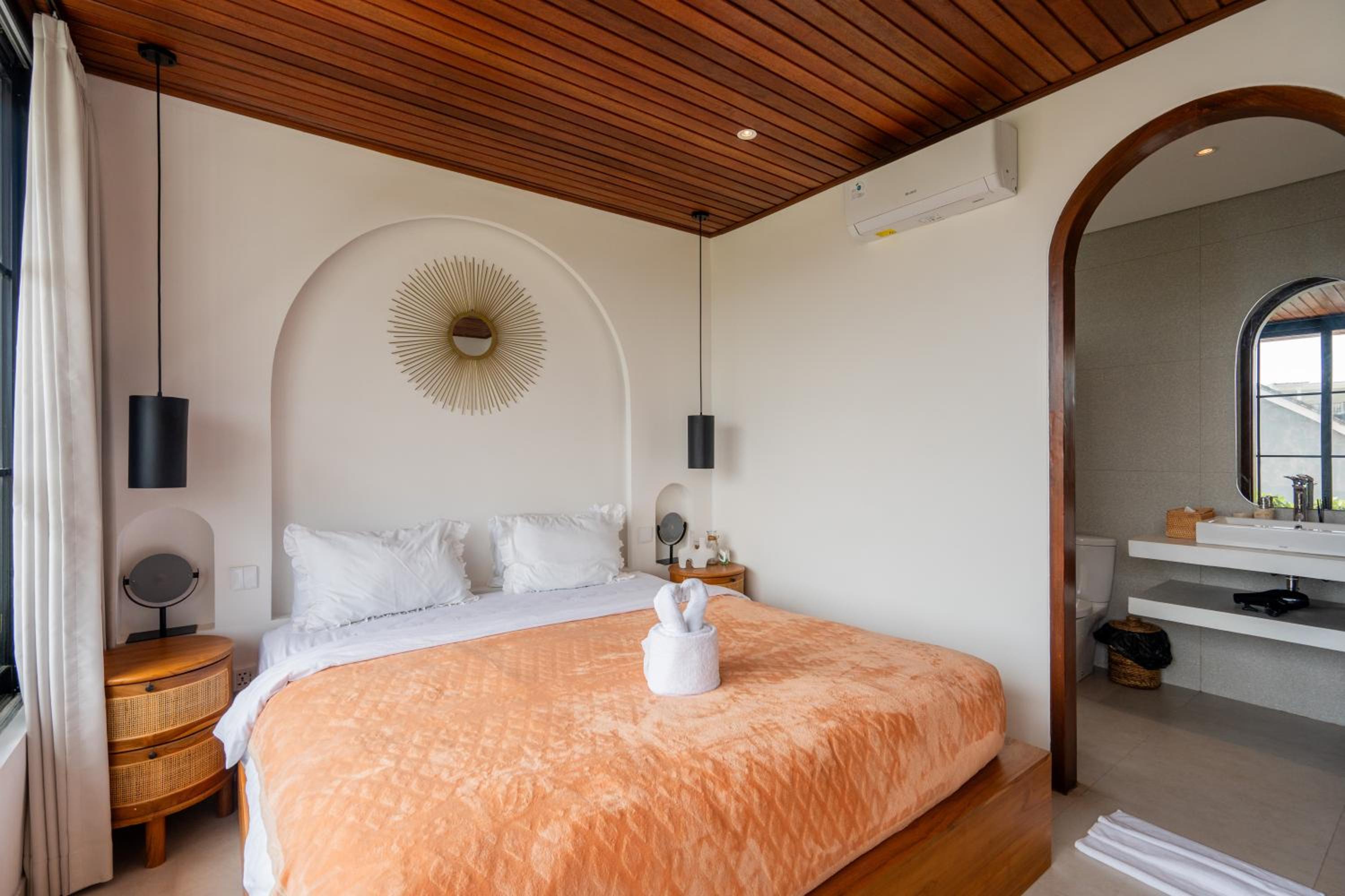 The Ultimate Villa - 8BR in Canggu Cook Included