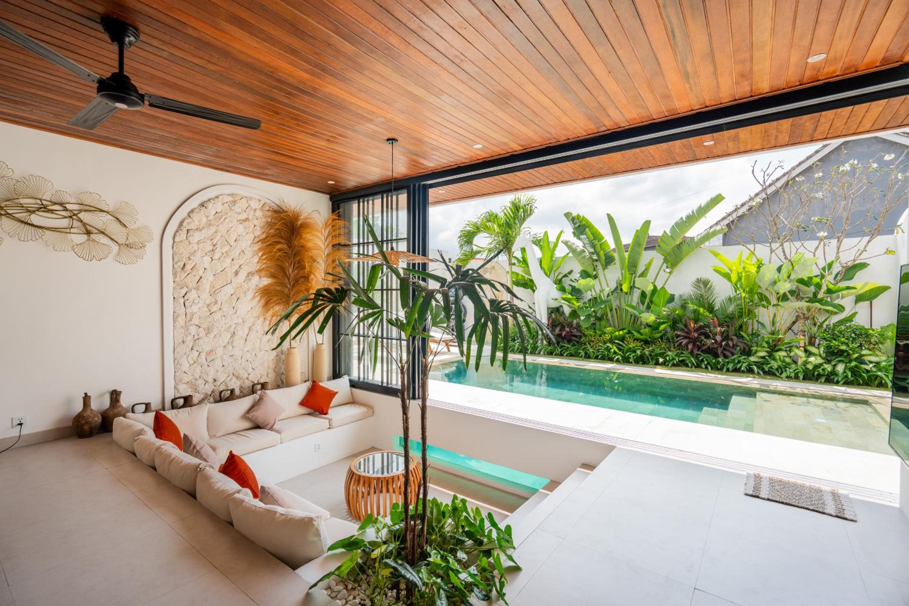 The Ultimate Villa - 8BR in Canggu Cook Included