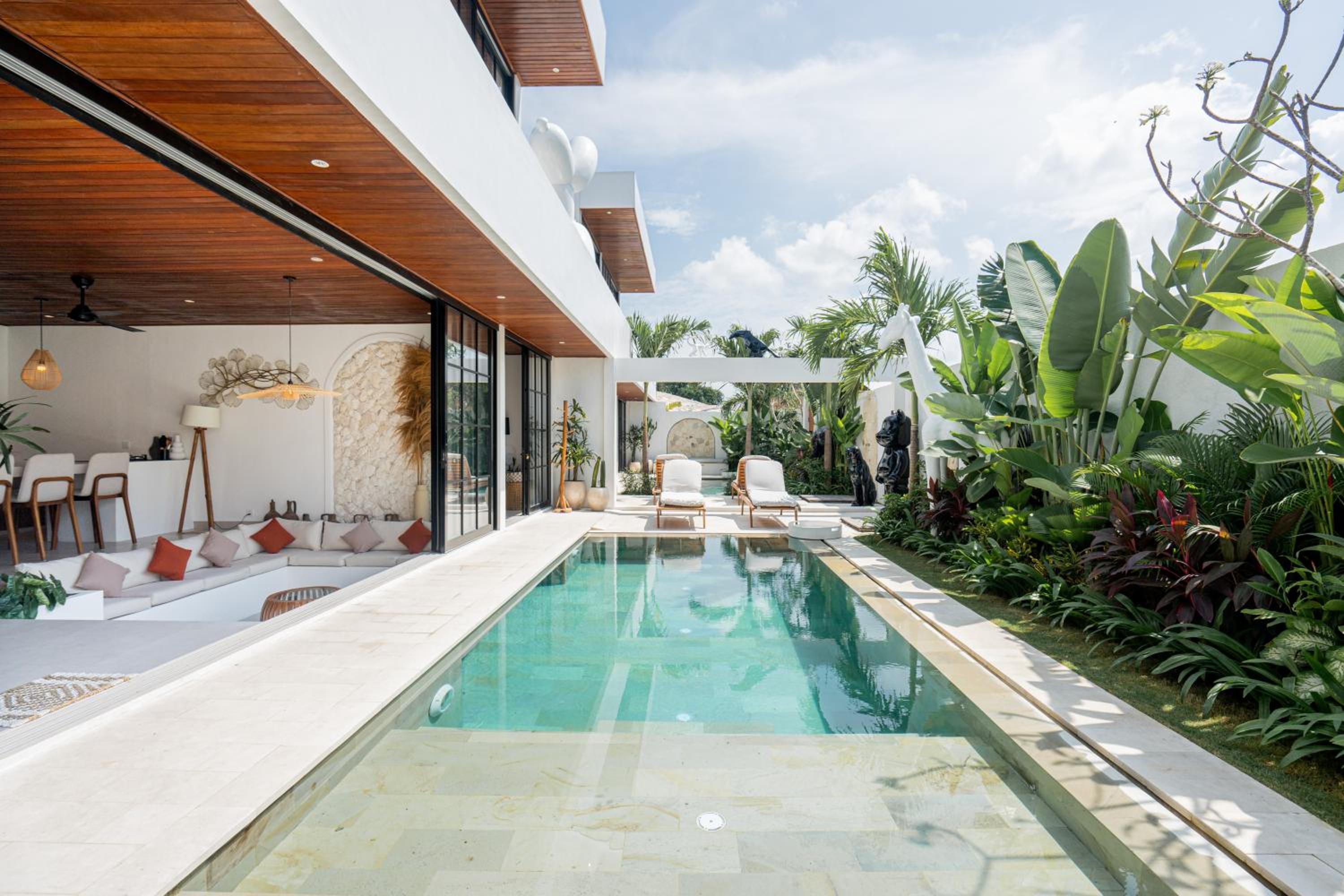 The Ultimate Villa - 8BR in Canggu Cook Included