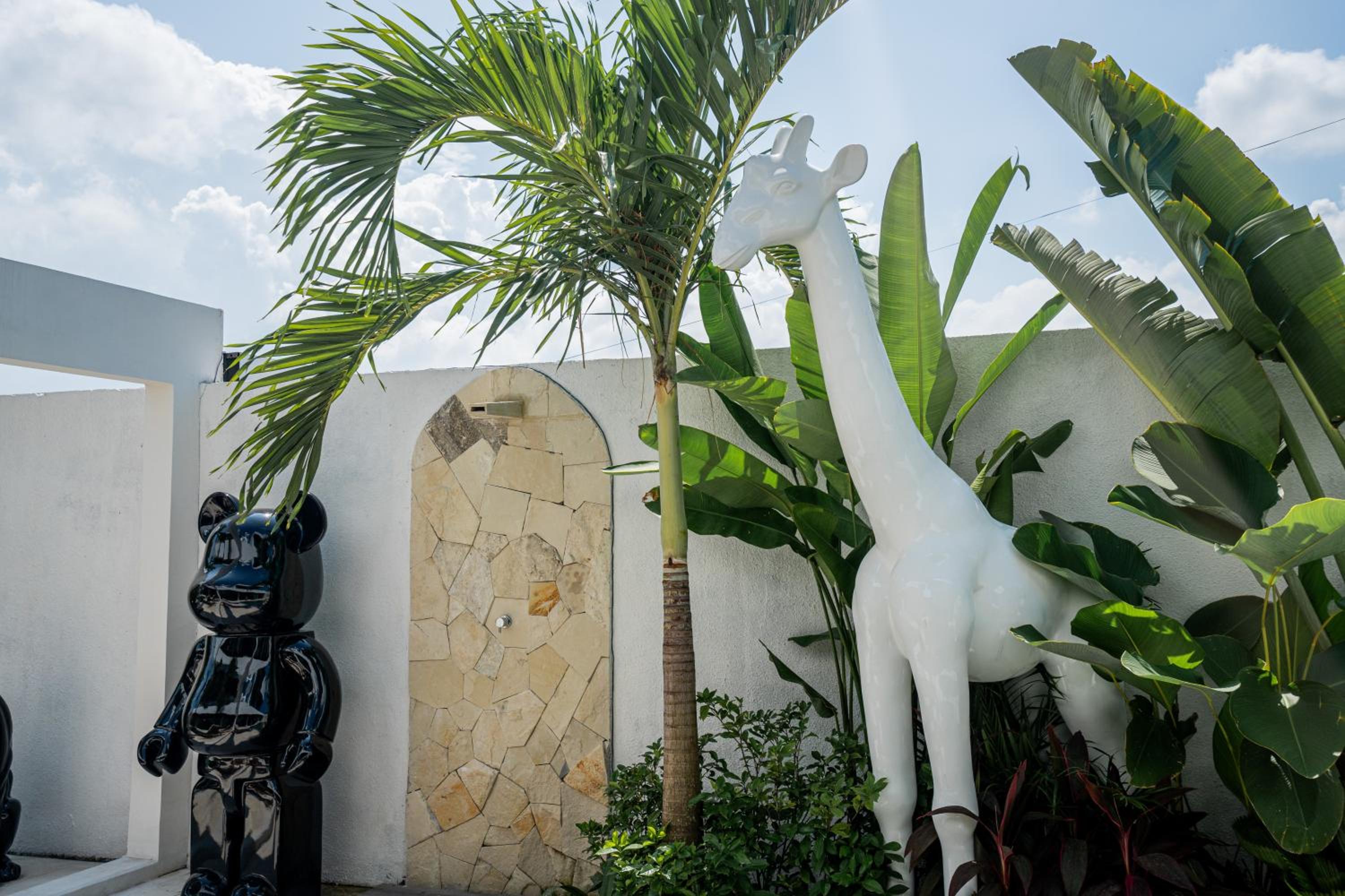 The Ultimate Villa - 8BR in Canggu Cook Included
