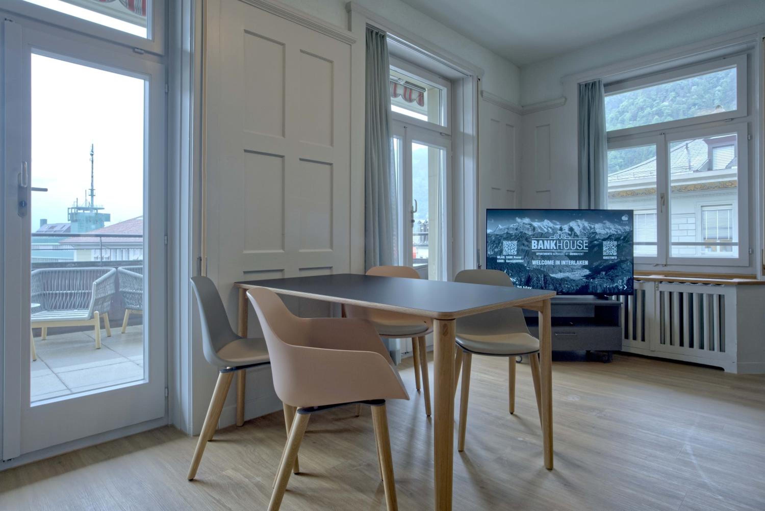 BANK House Suite 303 - GRIWA RENT
