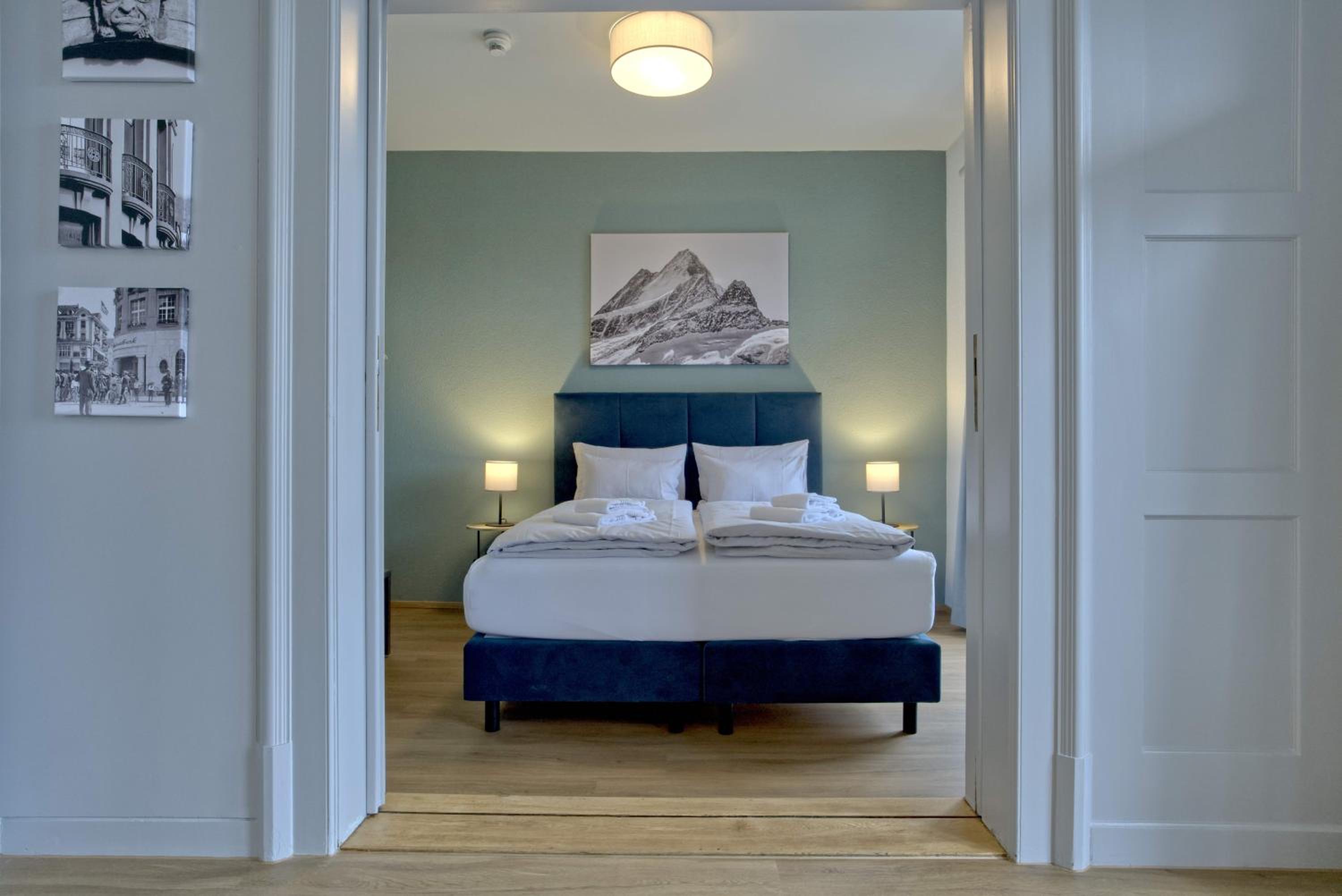 BANK House Suite 303 - GRIWA RENT