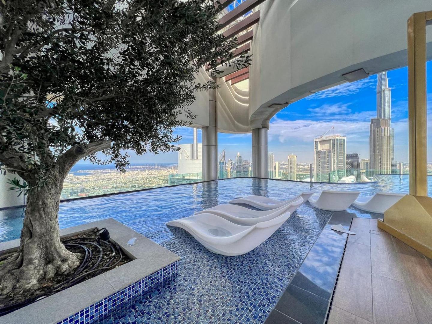 Spectacular Burj View from Infinity Pool