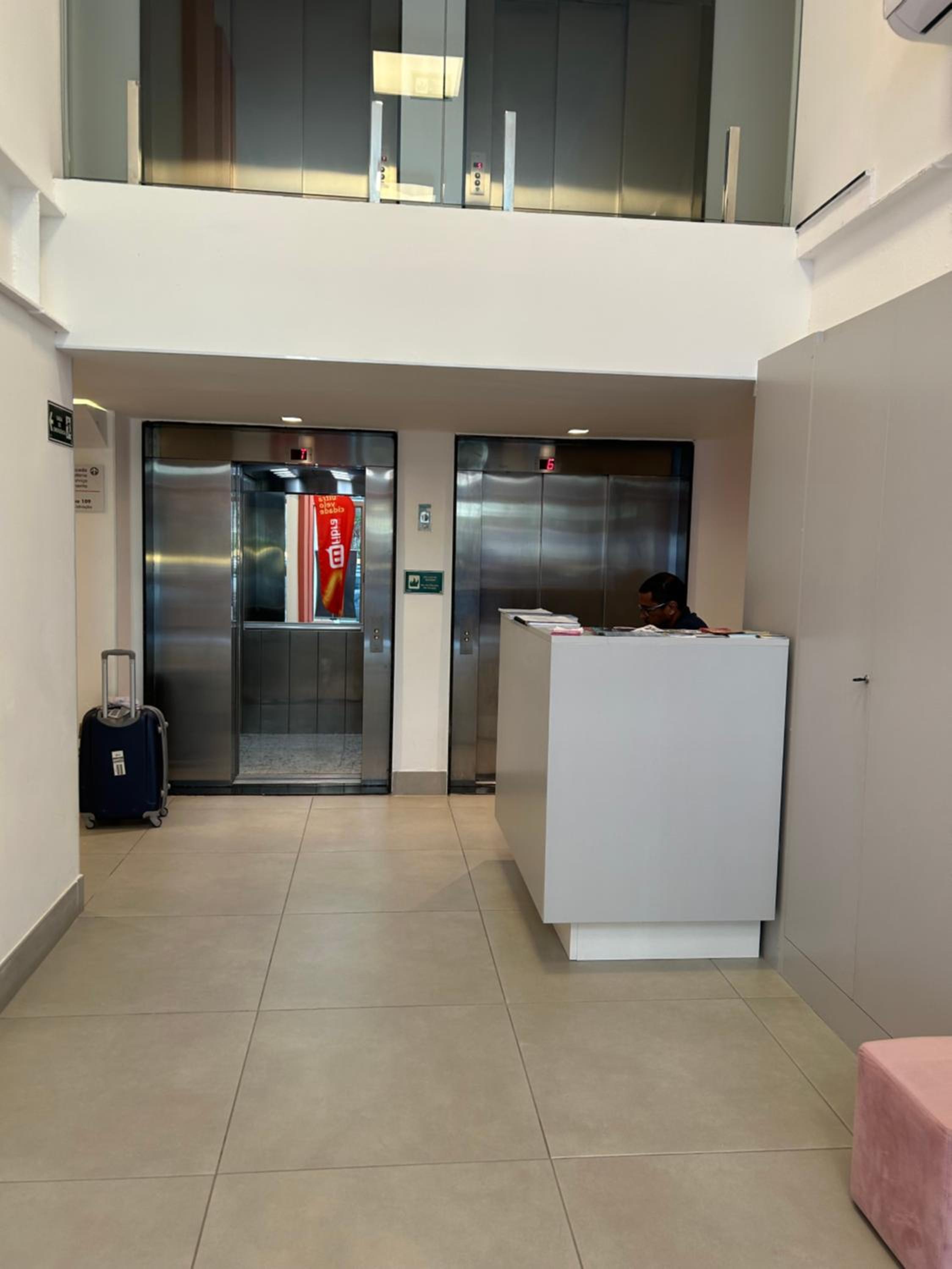 Uni Home 113 - COM ESTACIONAMENTO GRATUITO - Studio moderno e novo perto do MAC - Boa Viagem