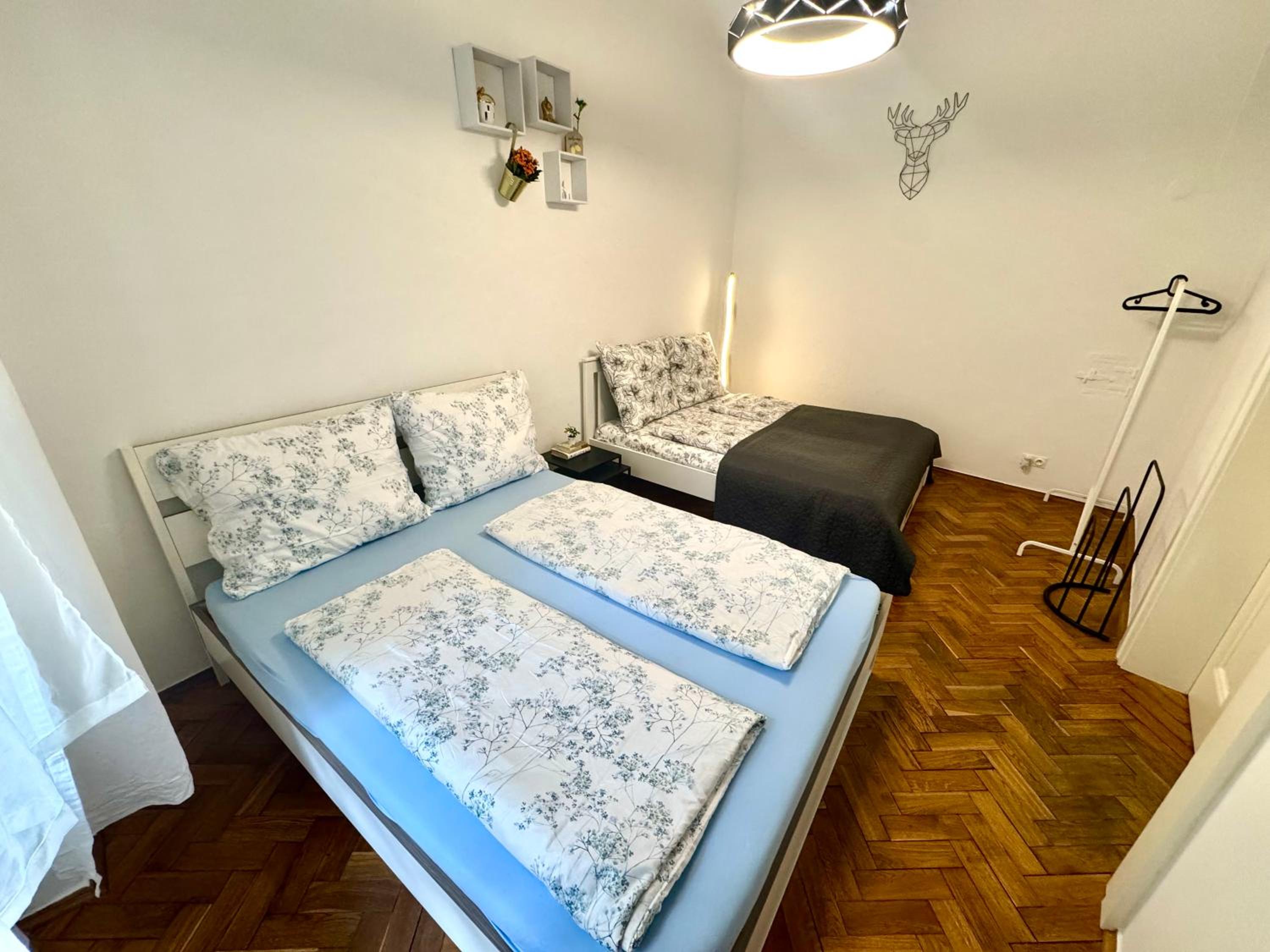 Bachelor's apartment - Smoking area - Private courtyard