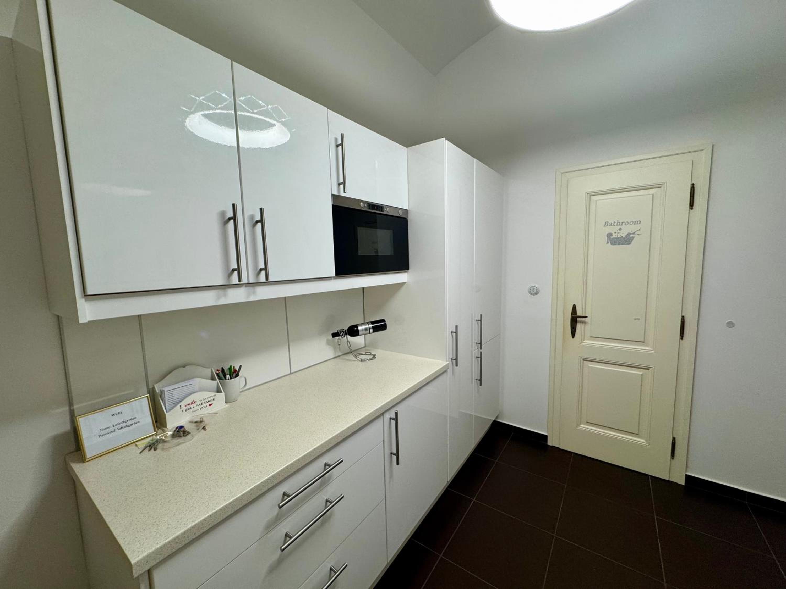 Bachelor's apartment - Smoking area - Private courtyard