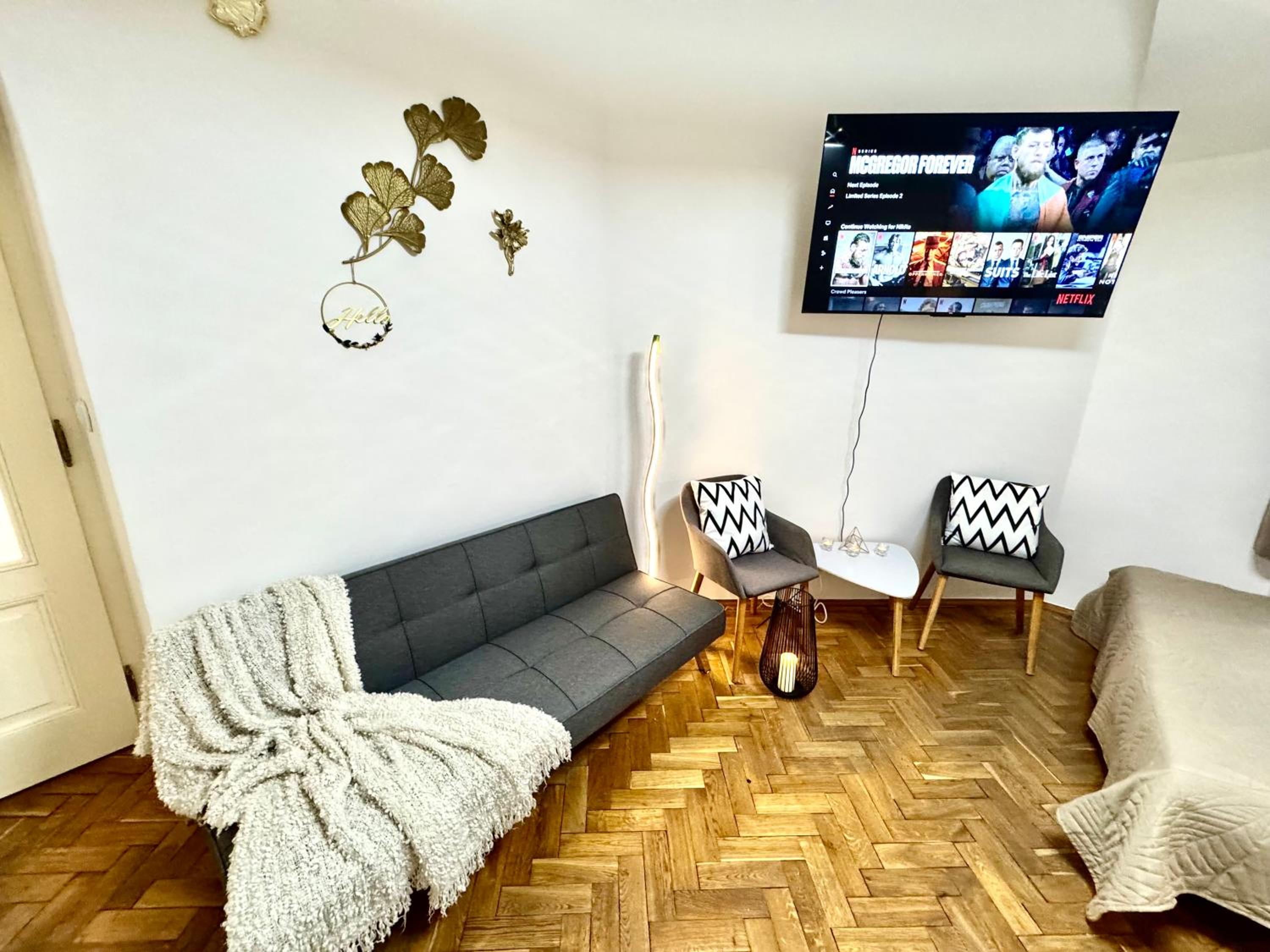 Bachelor's apartment - Smoking area - Private courtyard