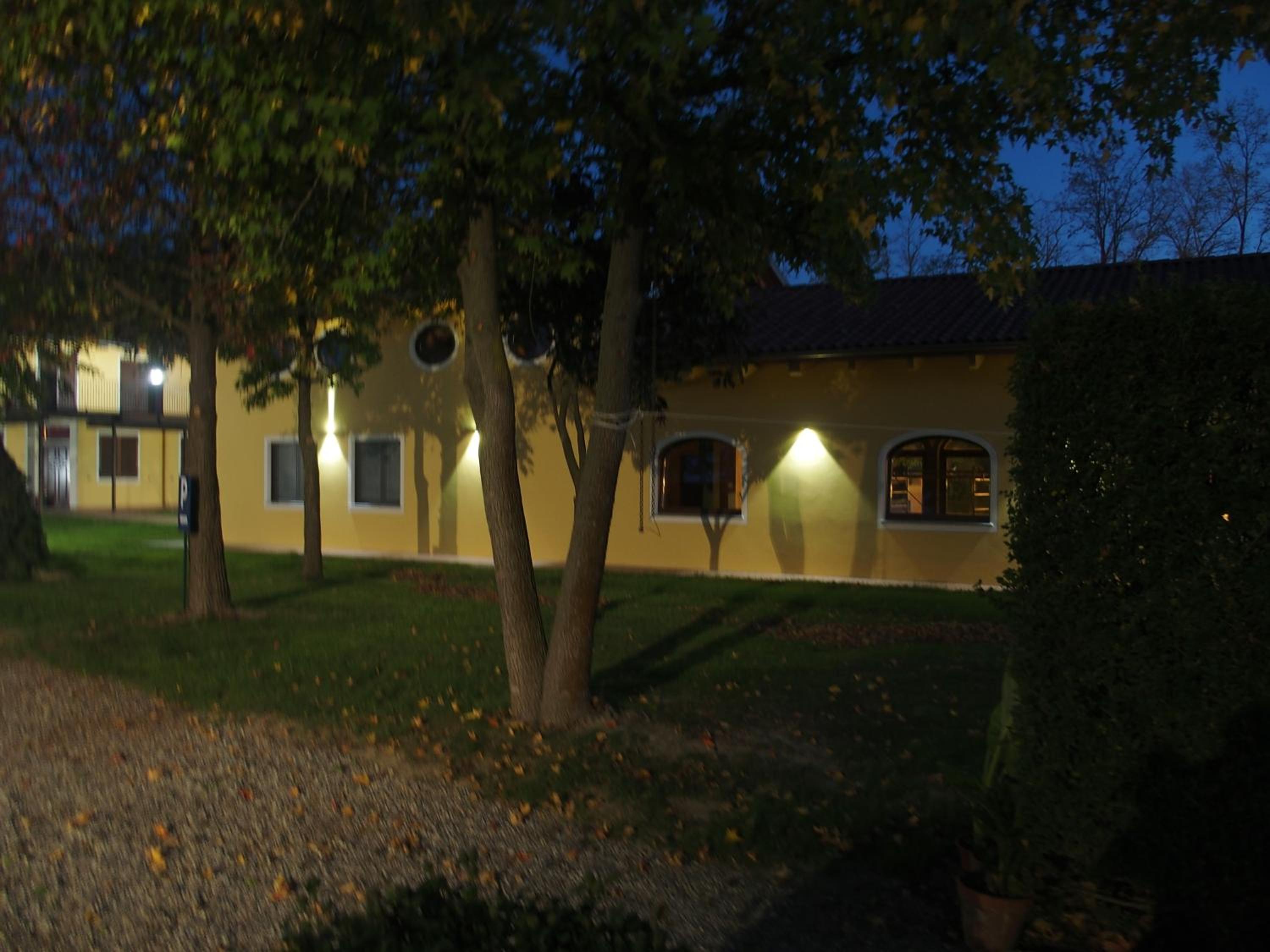 Photo 33