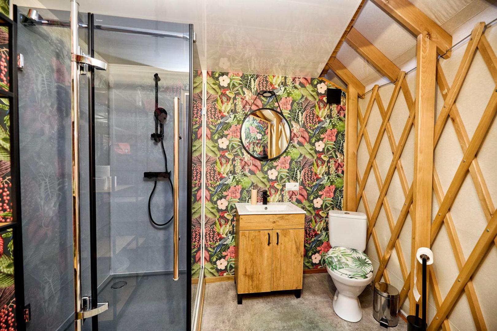 Aloha Glamp - Całoroczny glamping nad rzeką z prywatną balią - Stok narciarski, góry, lasy, sauna