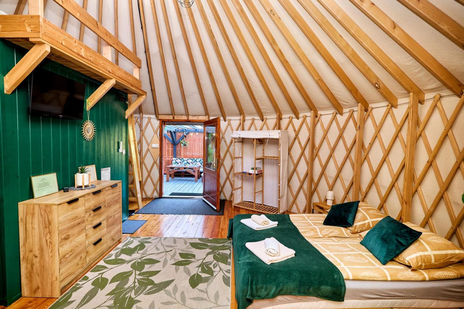 Aloha Glamp - Całoroczny glamping nad rzeką z prywatną balią - Stok narciarski, góry, lasy, sauna