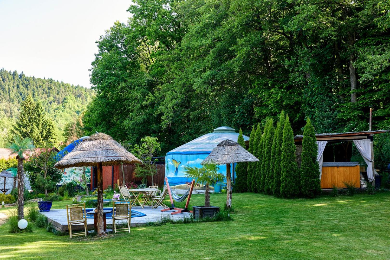 Aloha Glamp - Całoroczny glamping nad rzeką z prywatną balią - Stok narciarski, góry, lasy, sauna