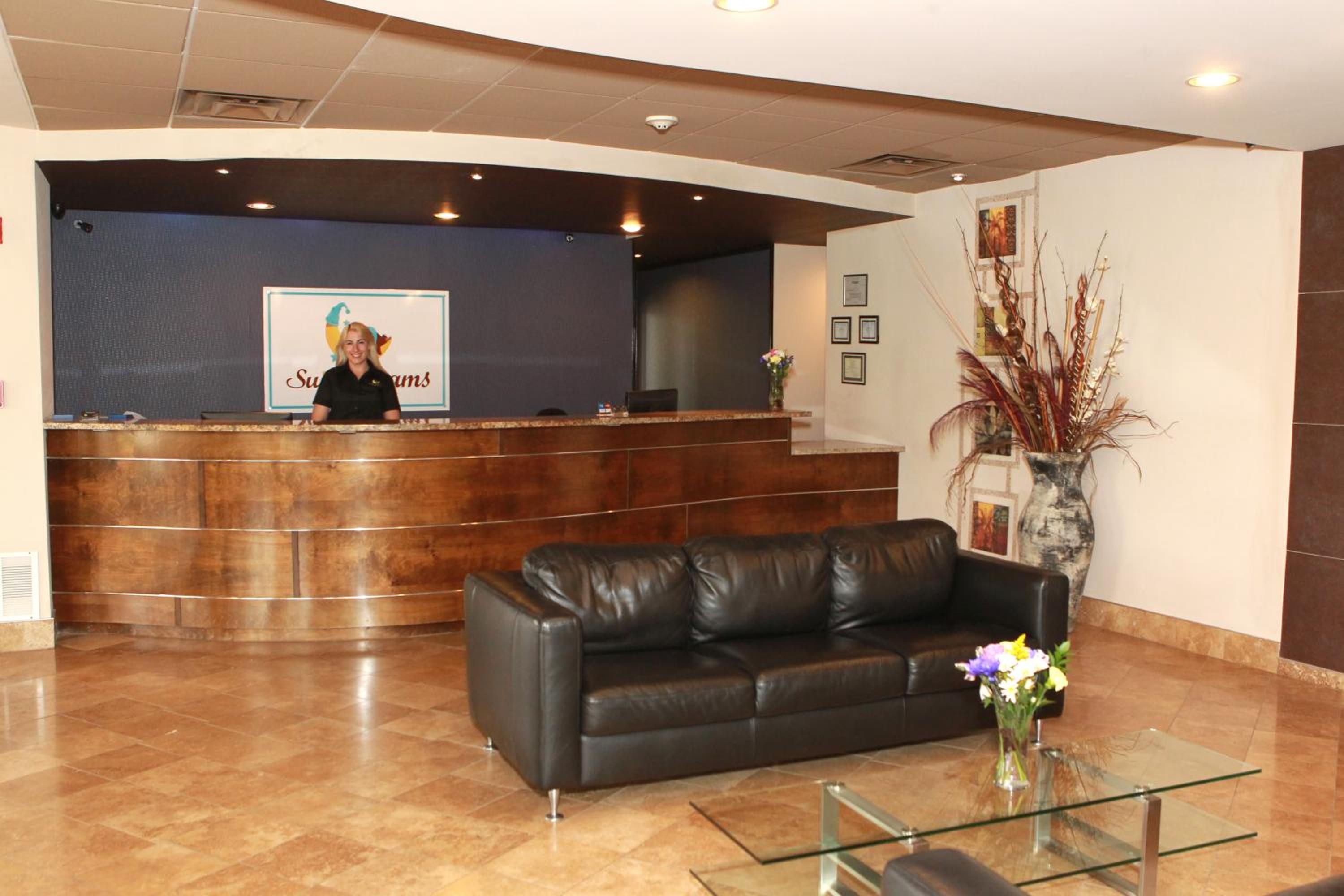 Mattoon Vacations - Suite Dreams Hotel - Property Image 8