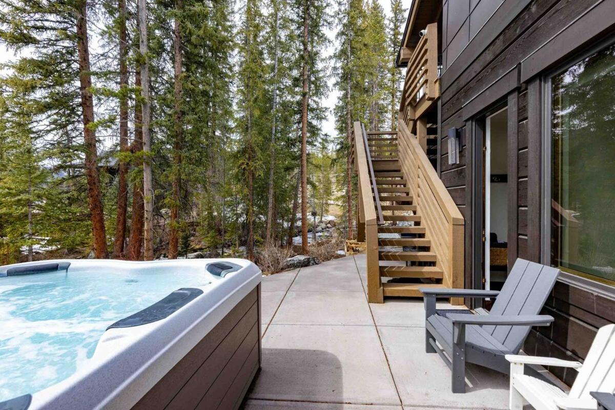 Luxe Mountain Chalet on the Blue River near Main