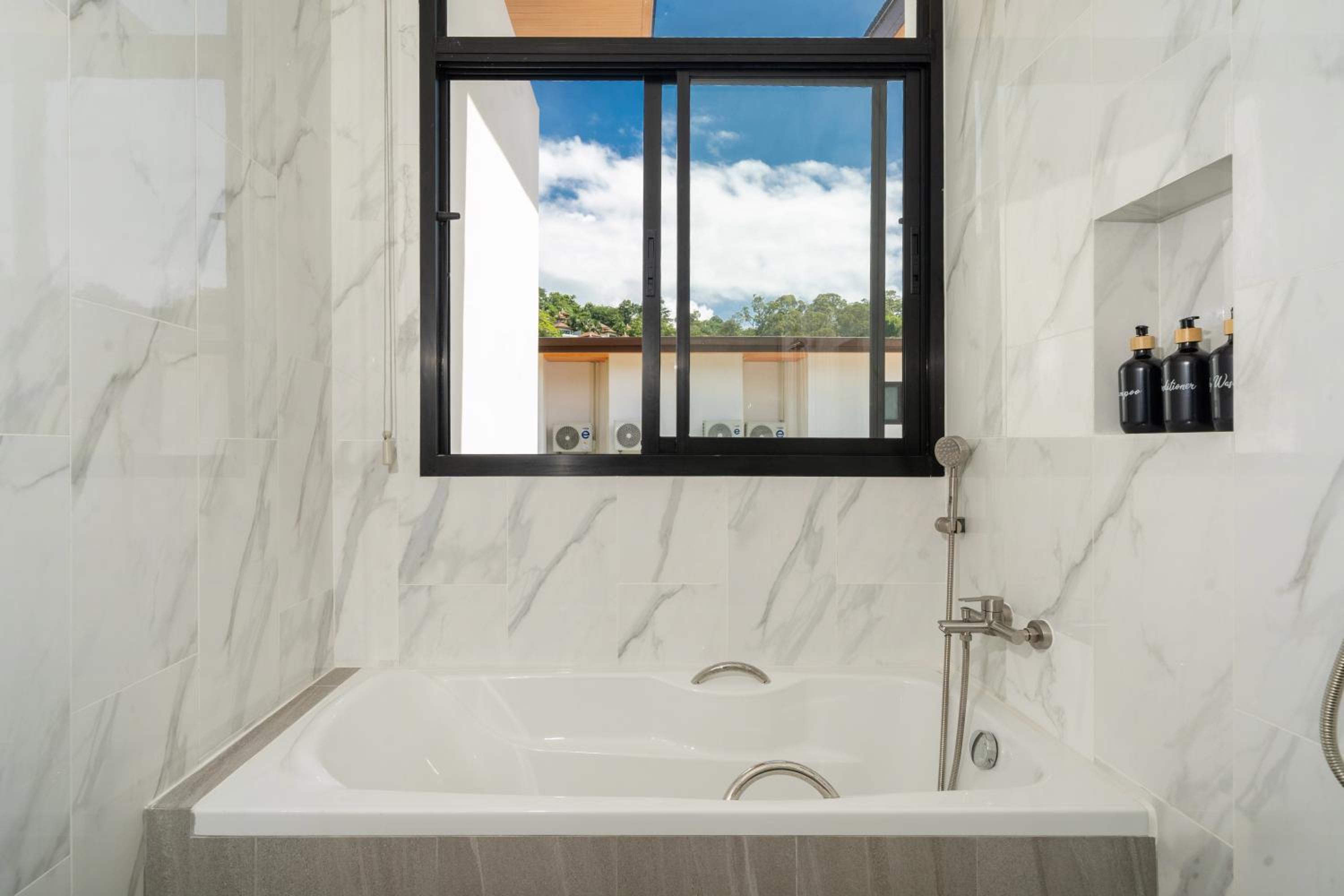 Kamala Sunshine Villa - Goldena Twin