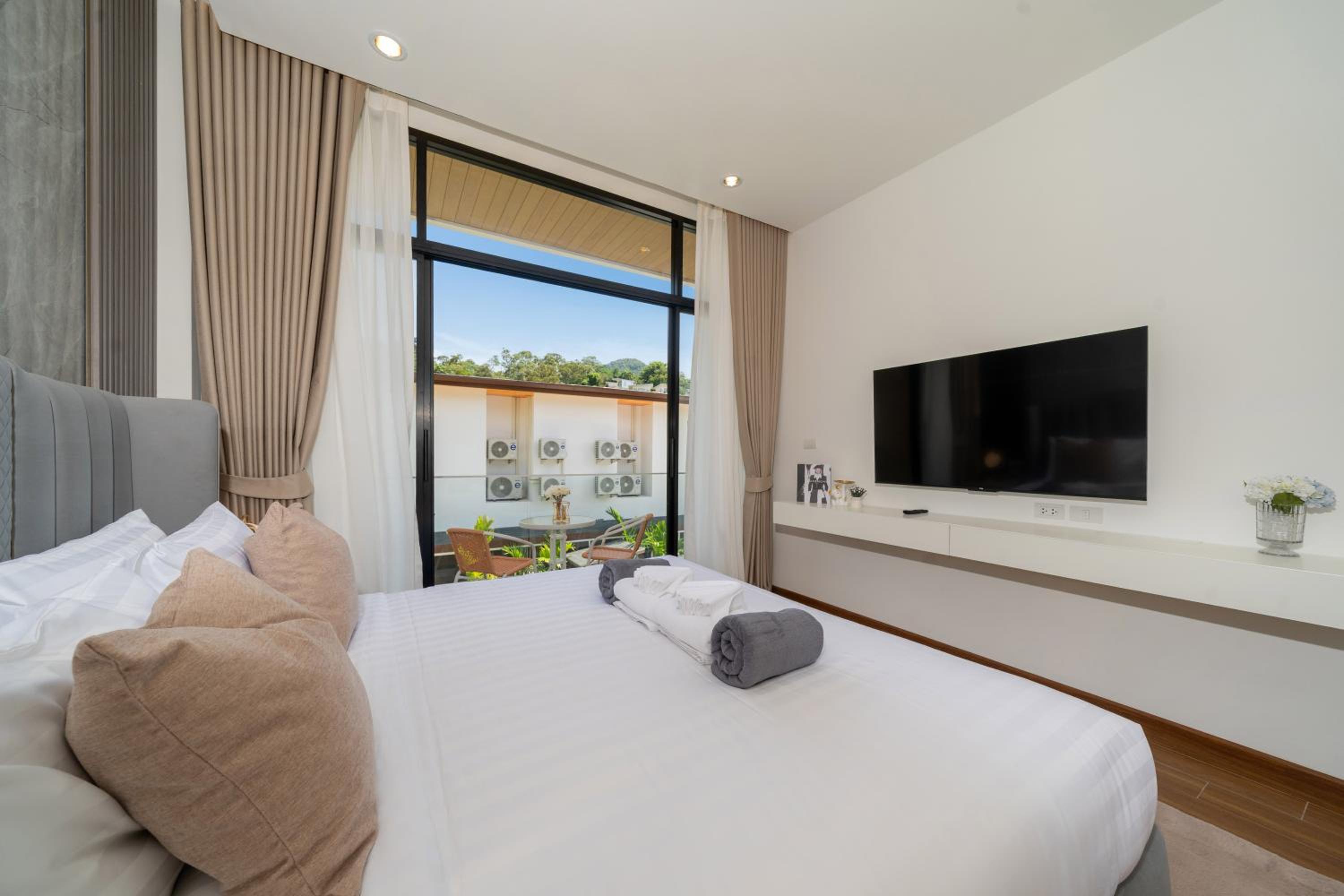 Kamala Sunshine Villa - Goldena Twin