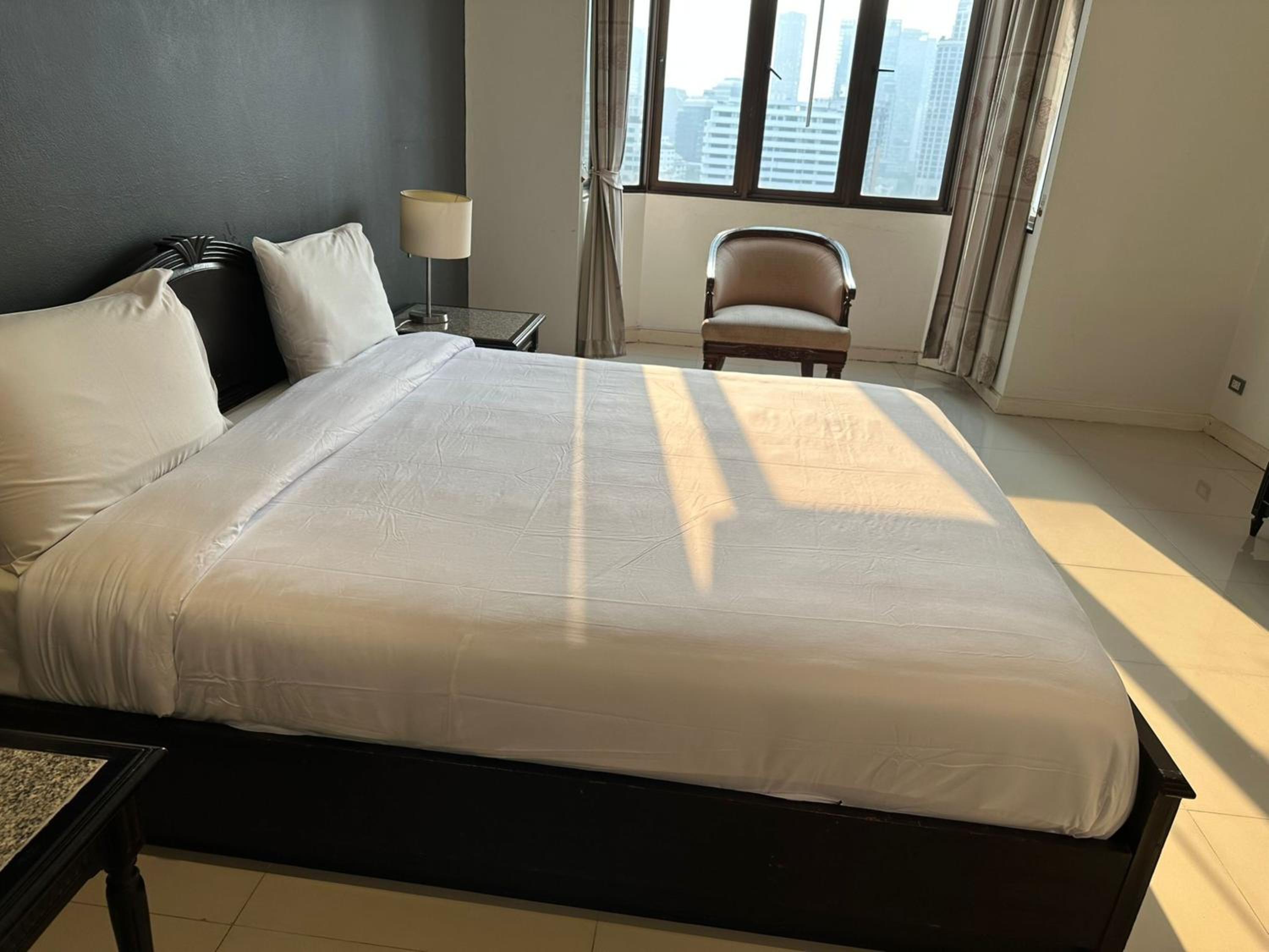 Spacious 1,2 & 3 Bedroom Serviced Apartments OMNI - Nana BTS