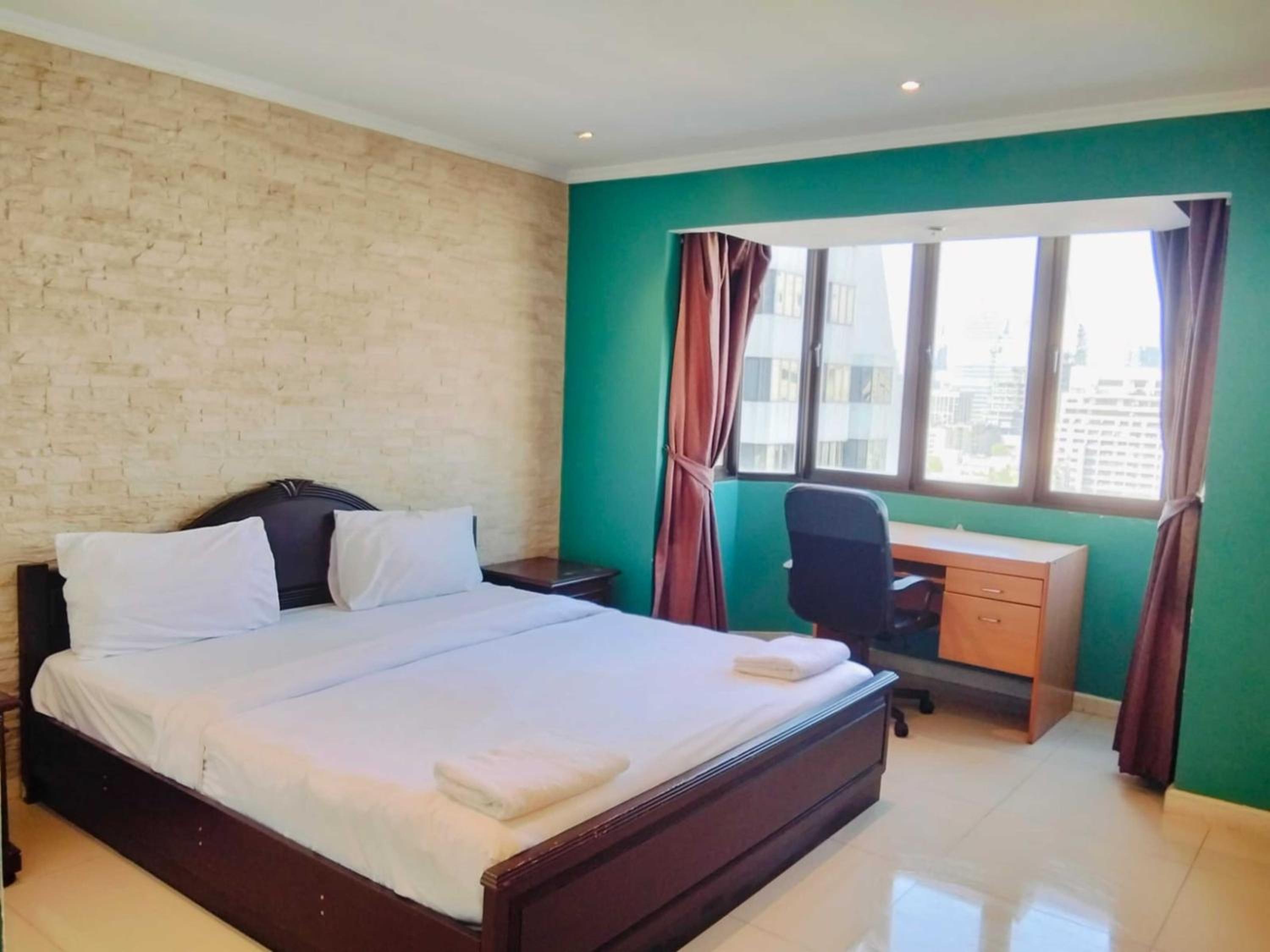 Spacious 1,2 & 3 Bedroom Serviced Apartments OMNI - Nana BTS