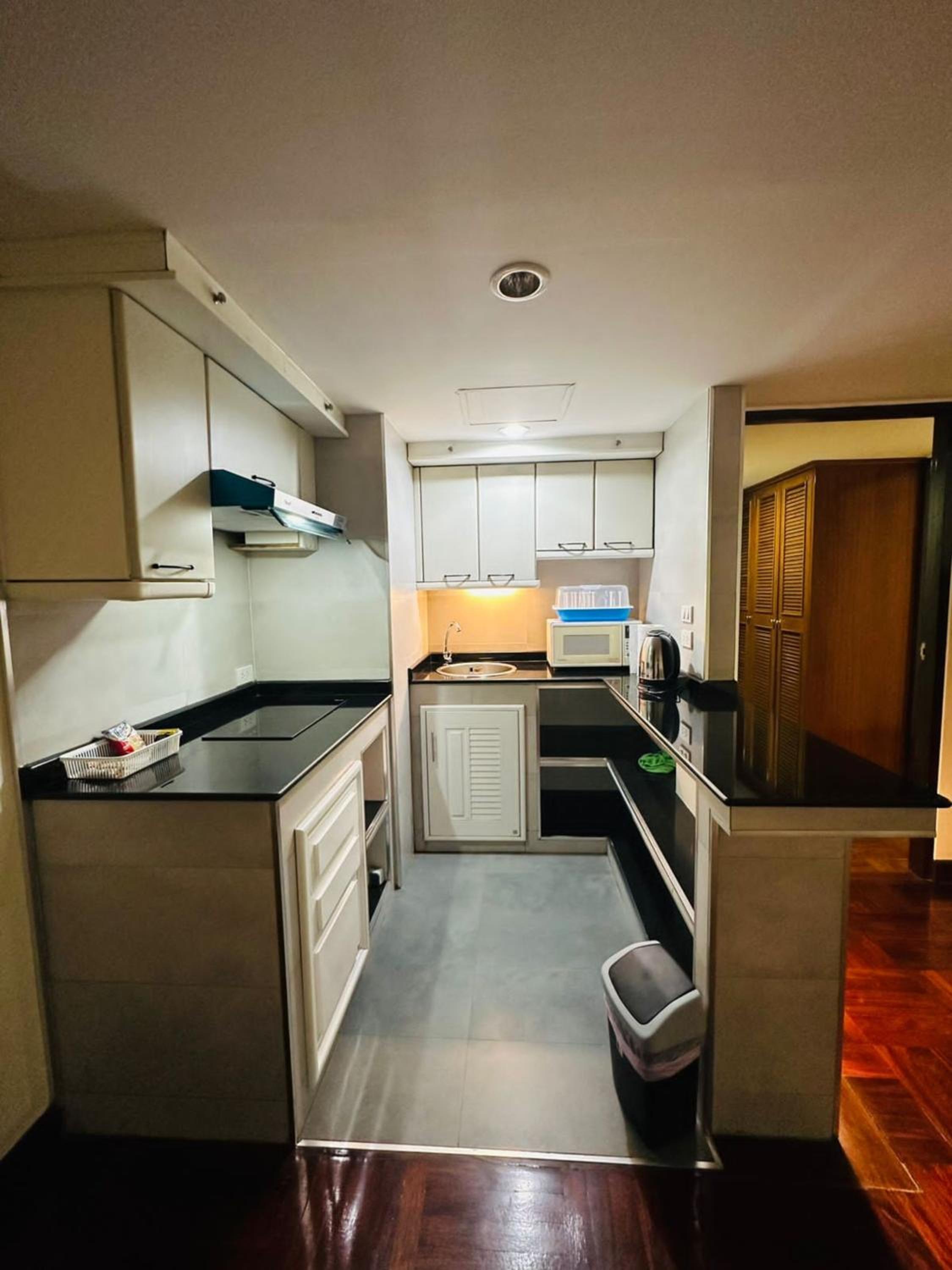 Spacious 1,2 & 3 Bedroom Serviced Apartments OMNI - Nana BTS