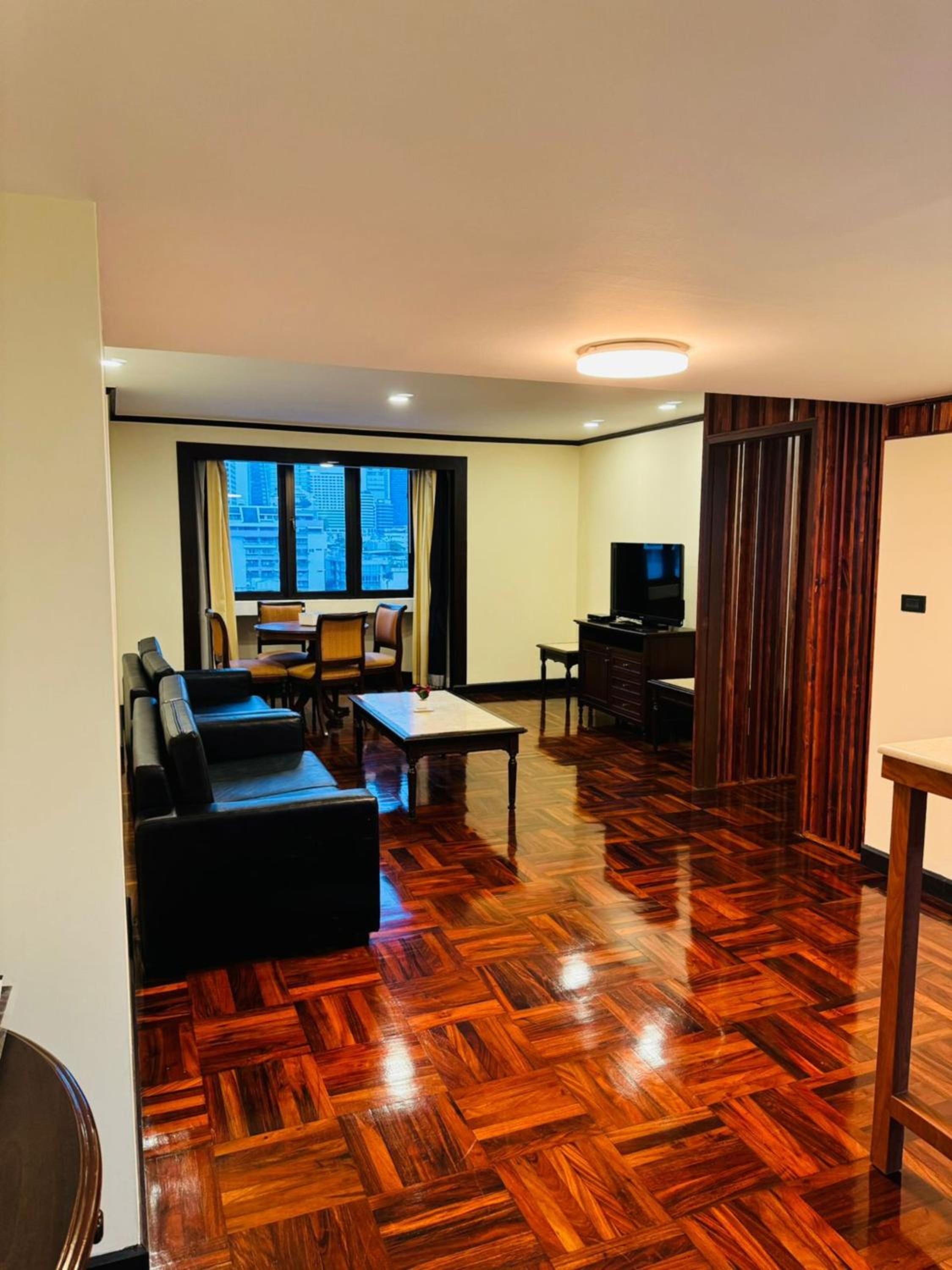 Spacious 1,2 & 3 Bedroom Serviced Apartments OMNI - Nana BTS