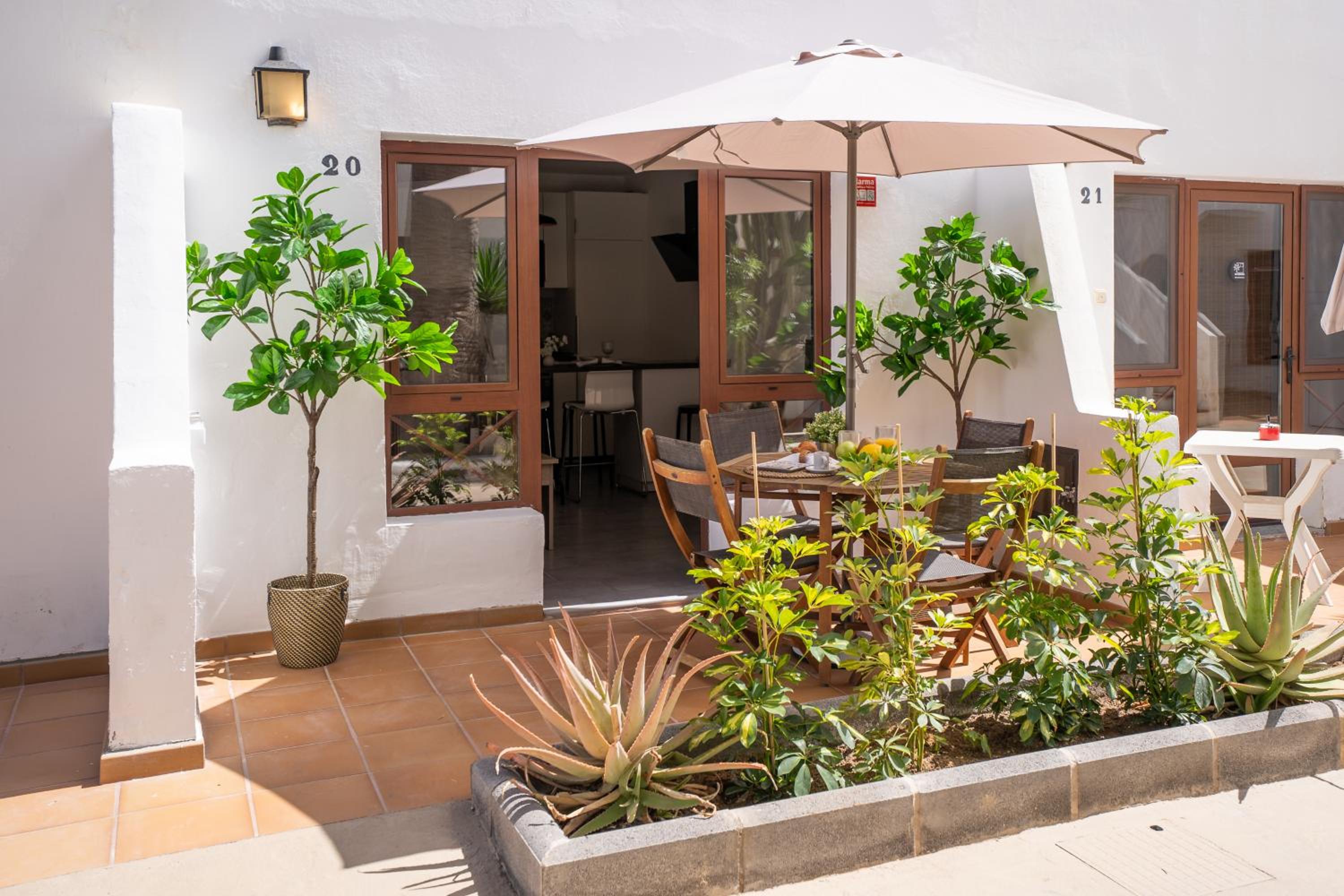 INEIKA- Apartamento con terraza vista piscina