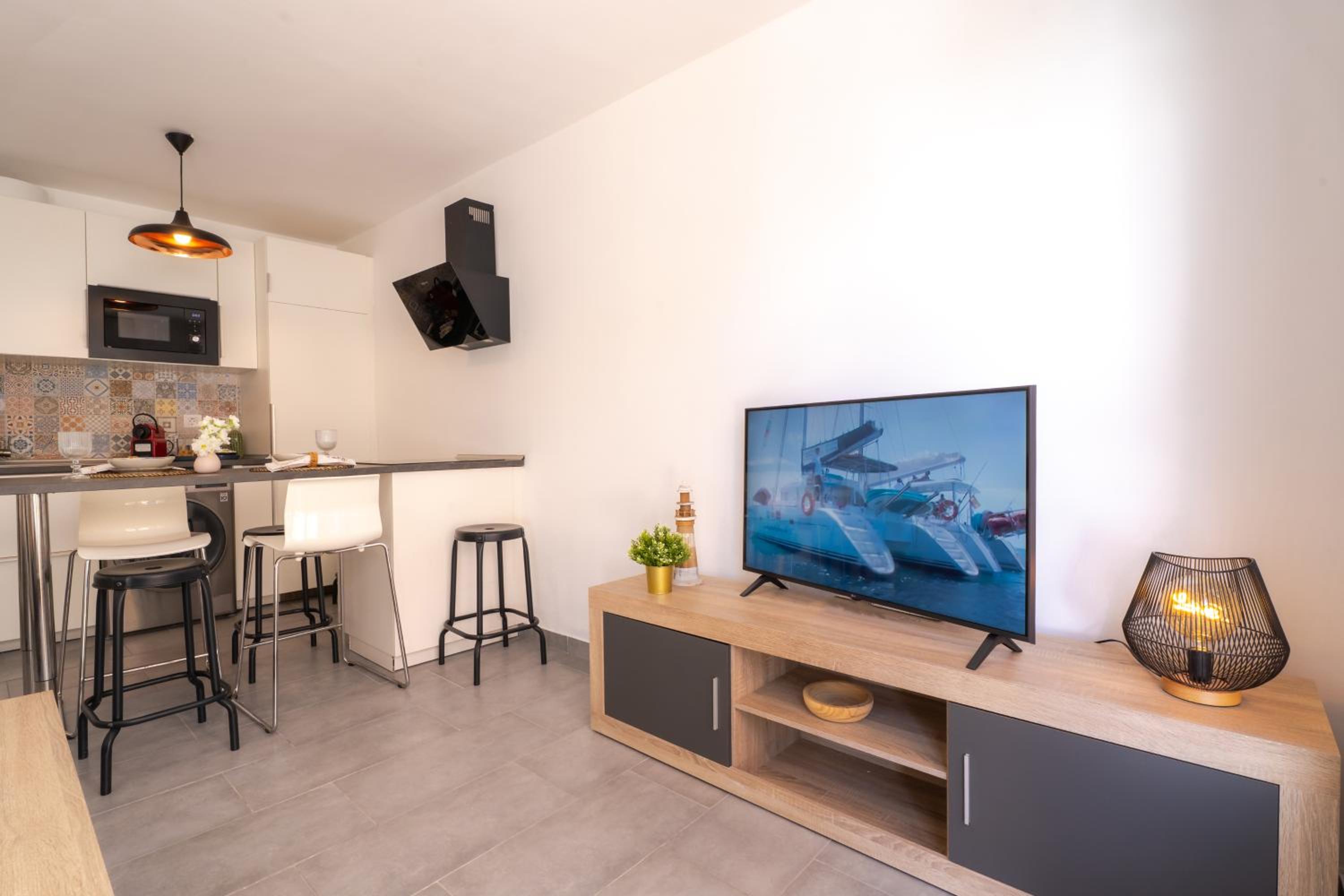 INEIKA- Apartamento con terraza vista piscina