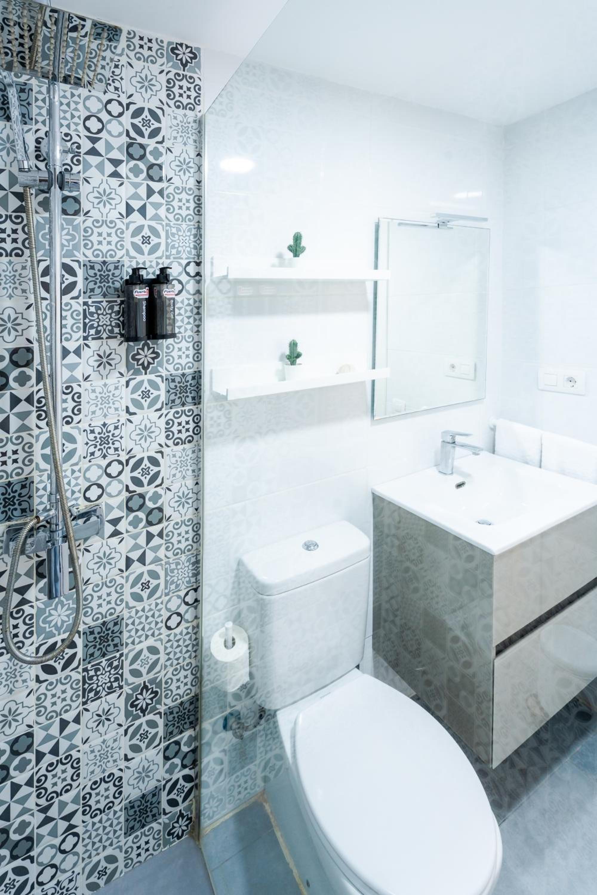 INEIKA- Apartamento con terraza vista piscina