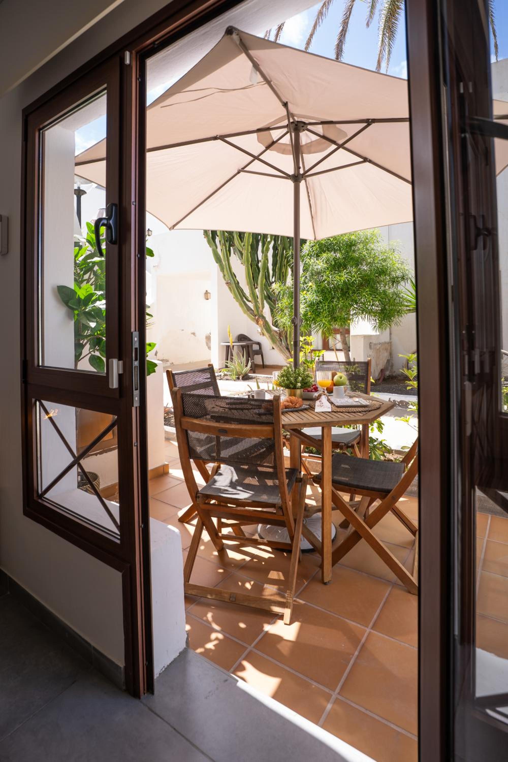 INEIKA- Apartamento con terraza vista piscina