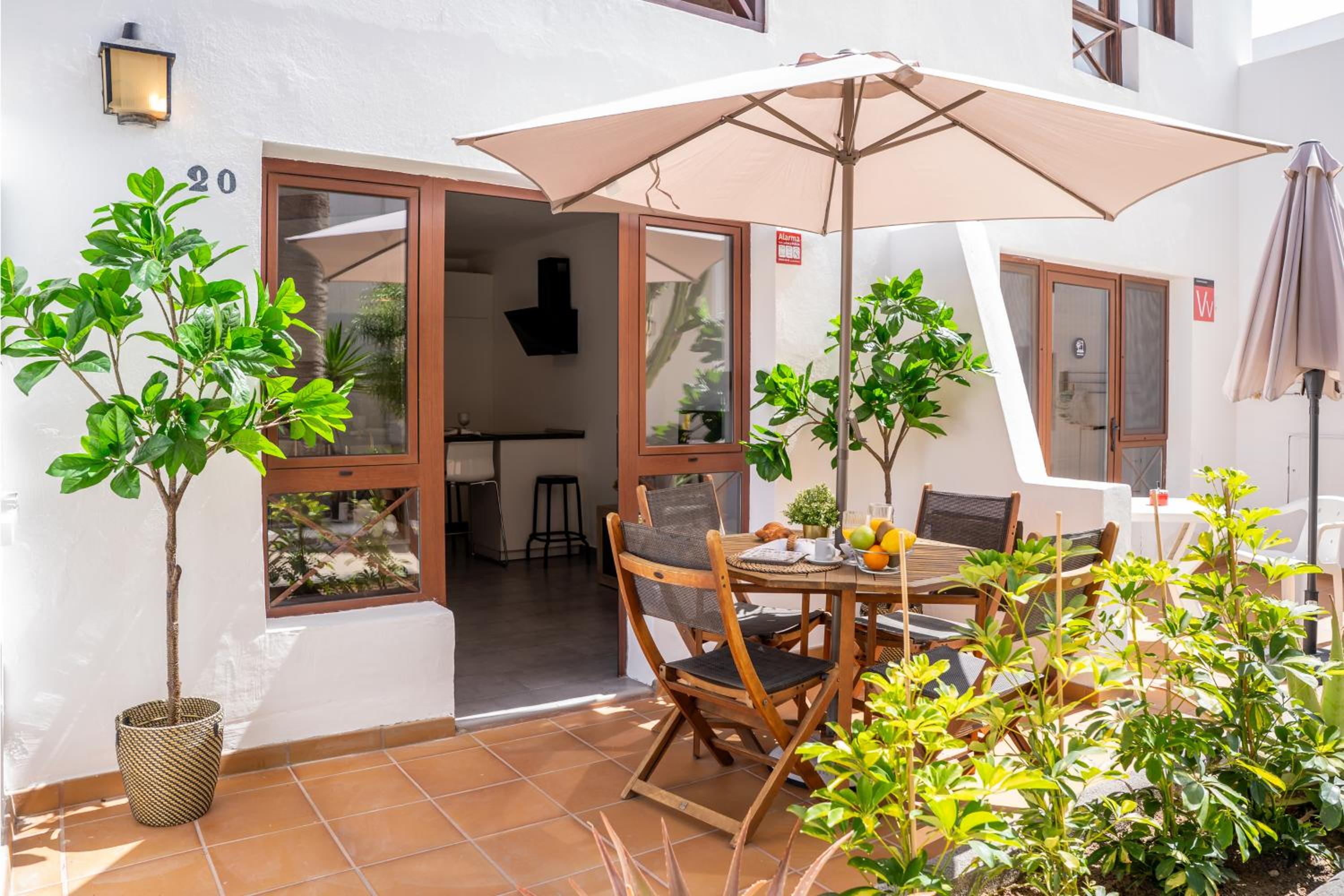 INEIKA- Apartamento con terraza vista piscina