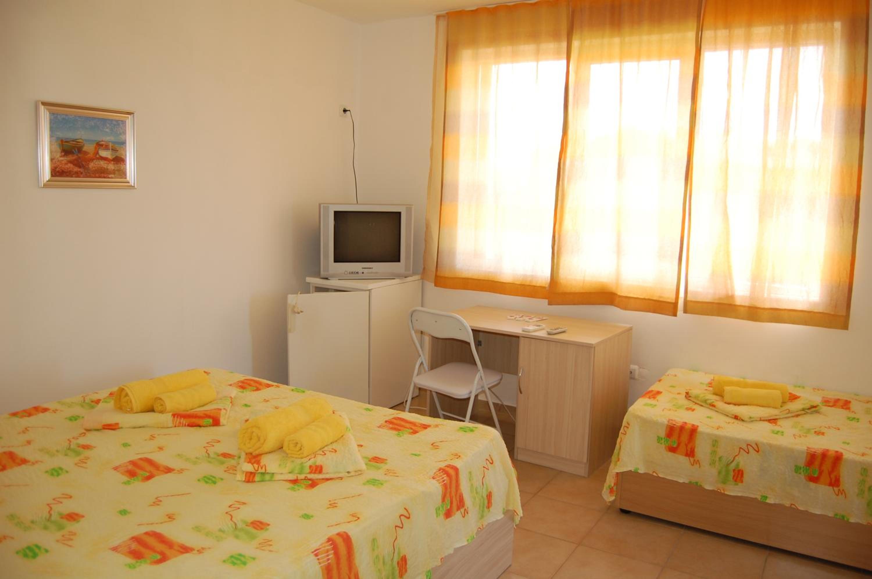 Apartments Ivelin view 3